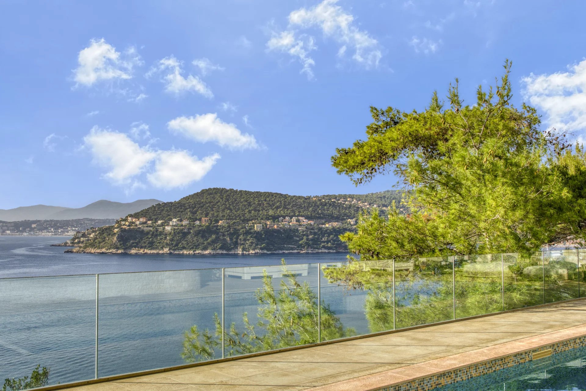 VILLA PIEDS DANS L'EAU À SAINT JEAN CAP FERRAT