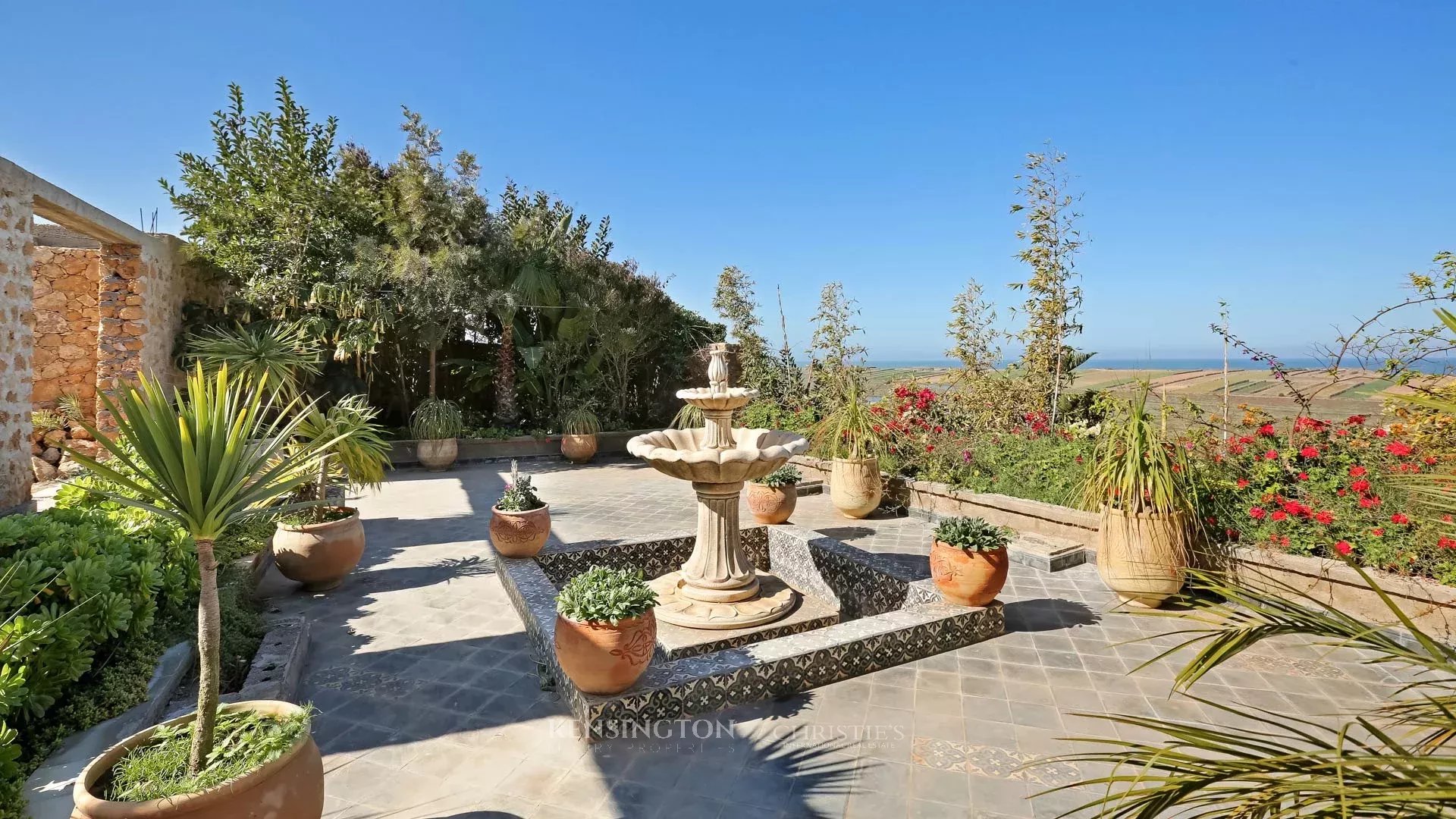 6 Bedroom Villa/Townhouse's Image 7