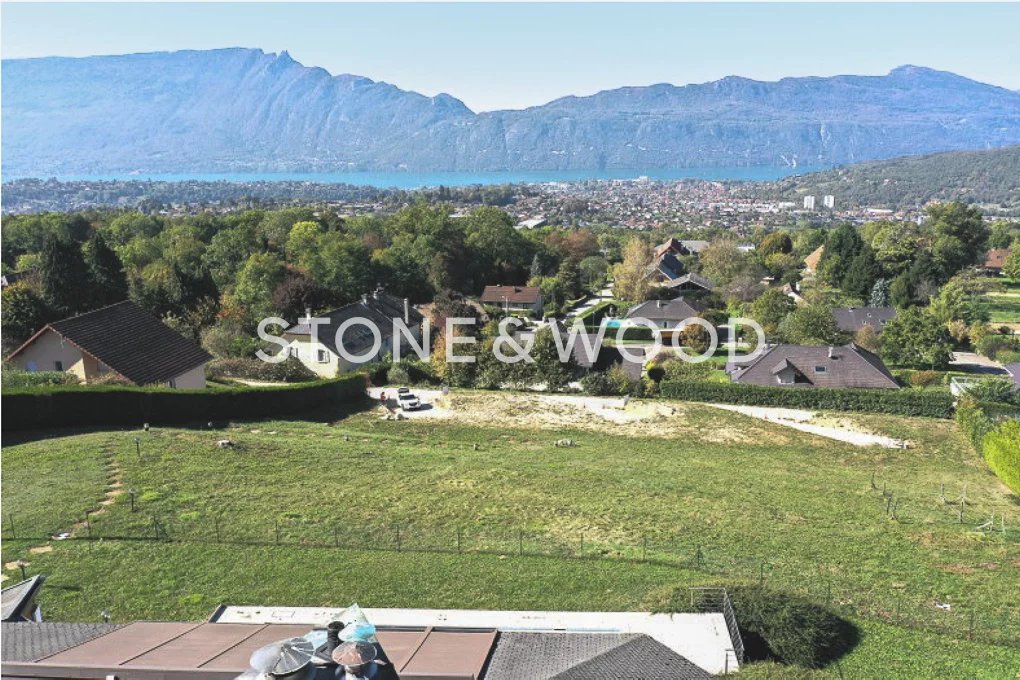 Terrain constructible avec vue sur le lac du Bourget