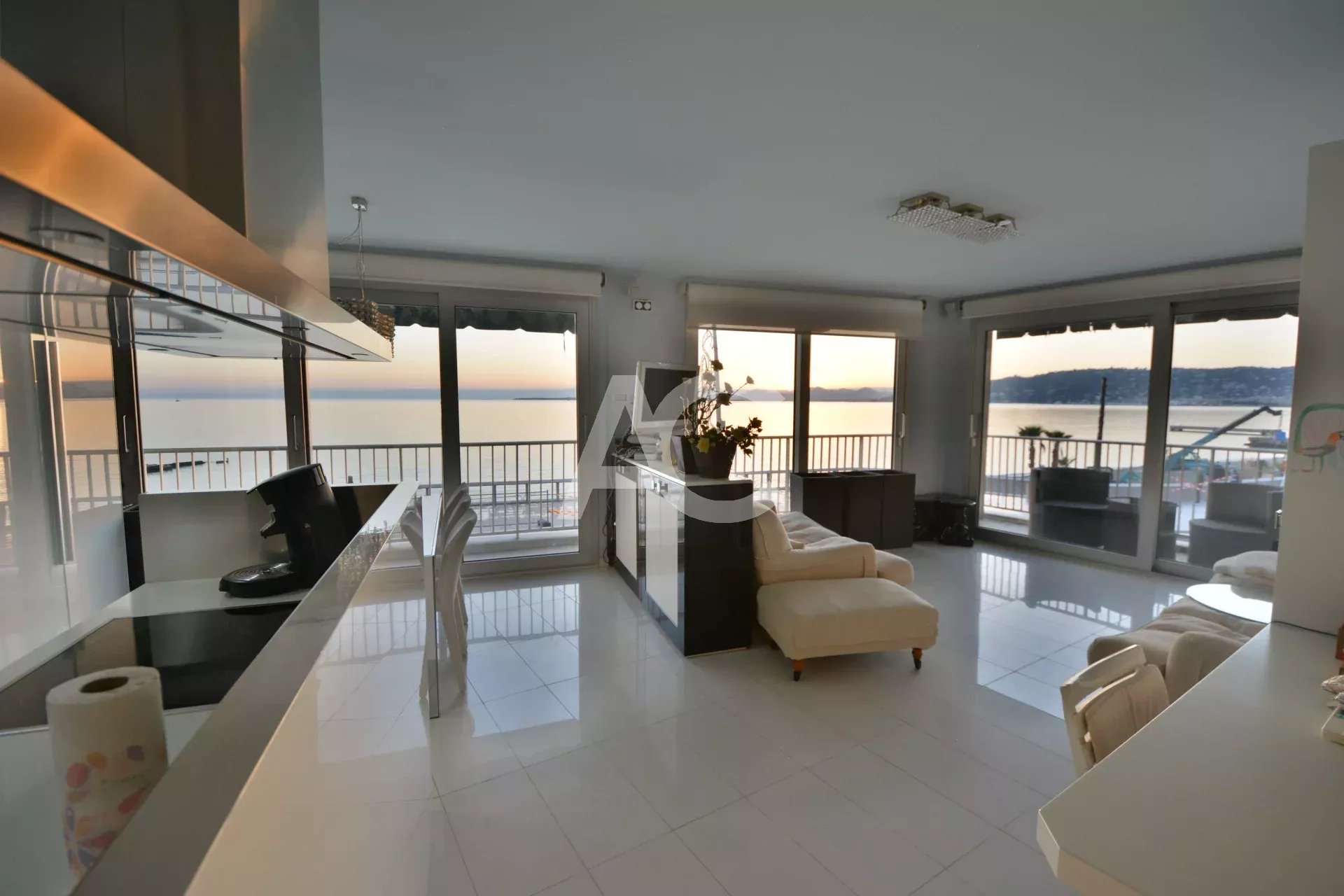 Exclusivité -Magnifique front de mer 100m²
