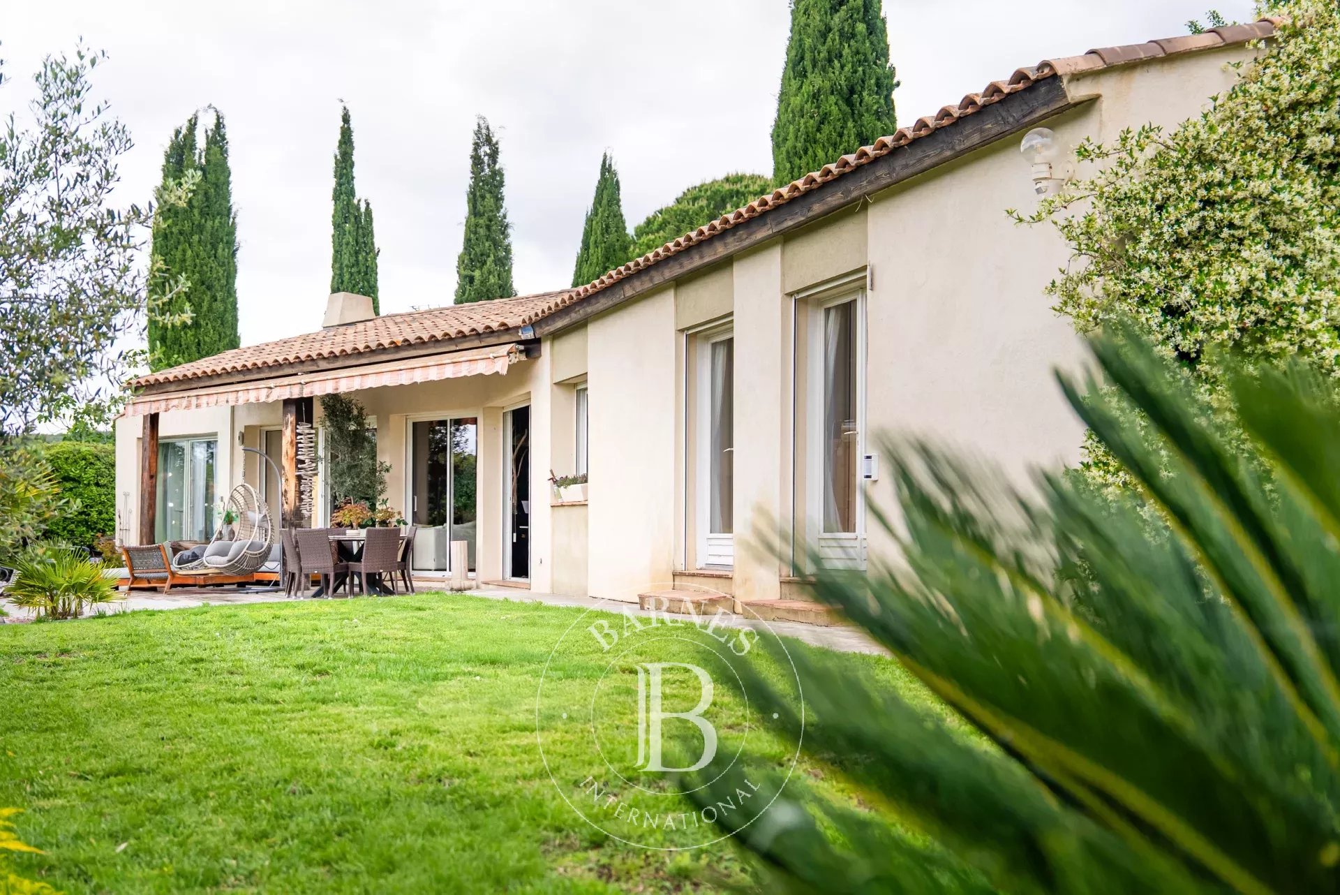 UNDER SALE OFFER - ÉGUILLES – SINGLE-STOREY VILLA – 205 SQM – INDEPENDENT ONE-BEDROOM APARTMENT – POOL – PANORAMIC VIEW – ABSOLUTE TRANQUILITY - picture 26