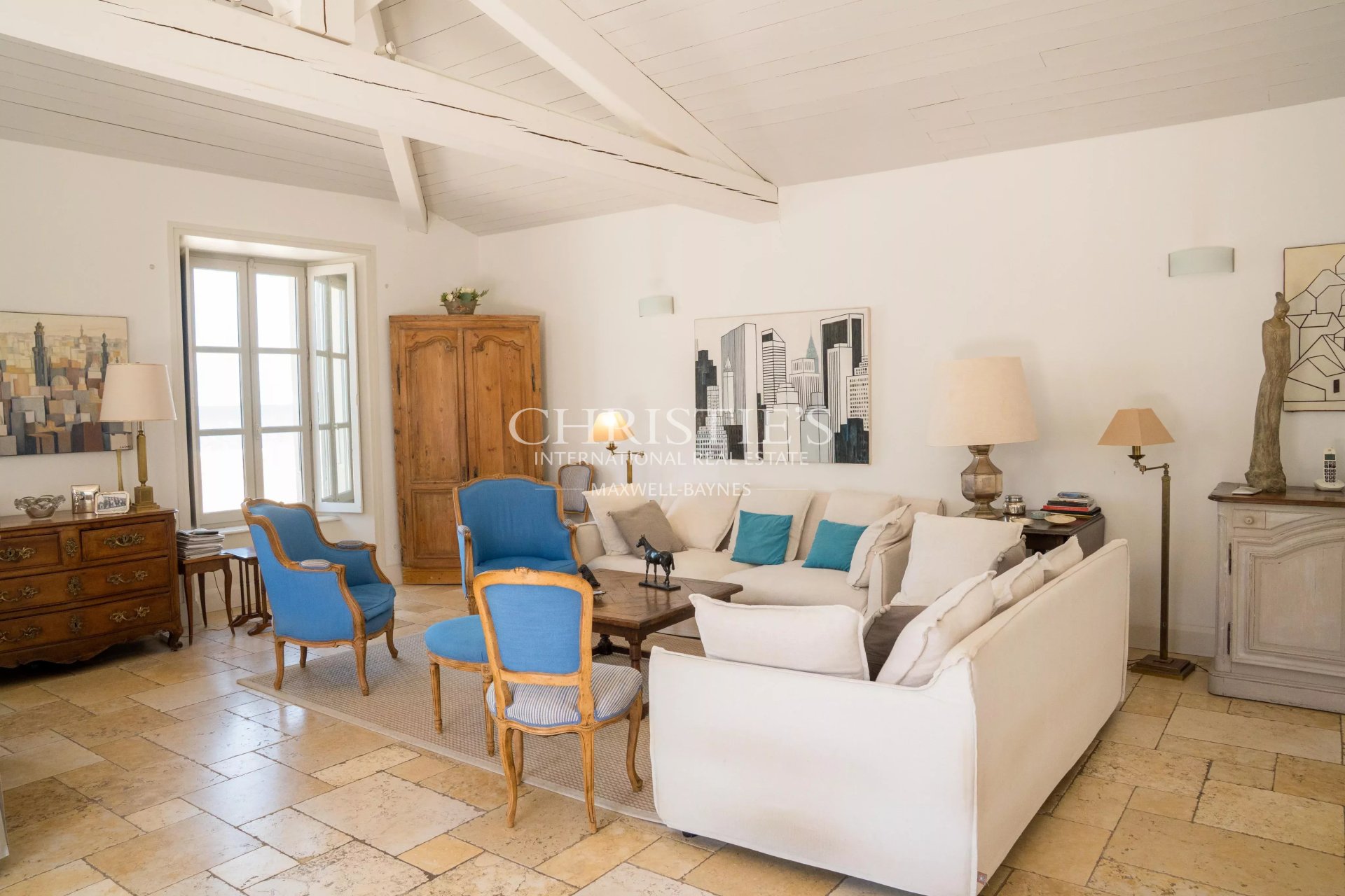 7 Bedroom Villa/Townhouse's Image 4