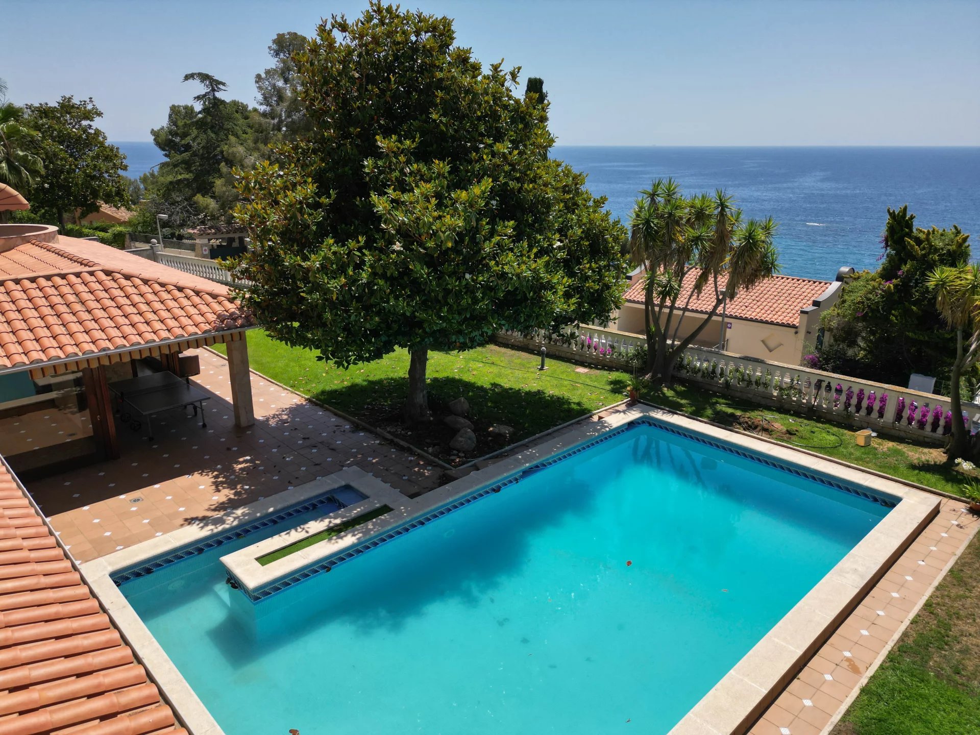 Villa de style méditerranéen avec licence touristique à Blanes, Costa Brava, Espagne.