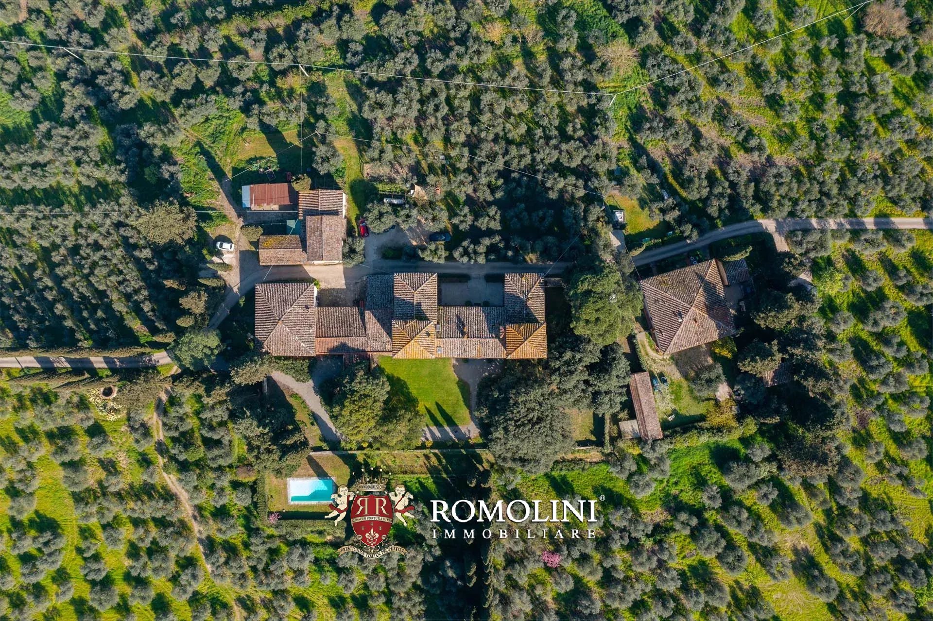 27 Bedroom Vineyard's Image 15
