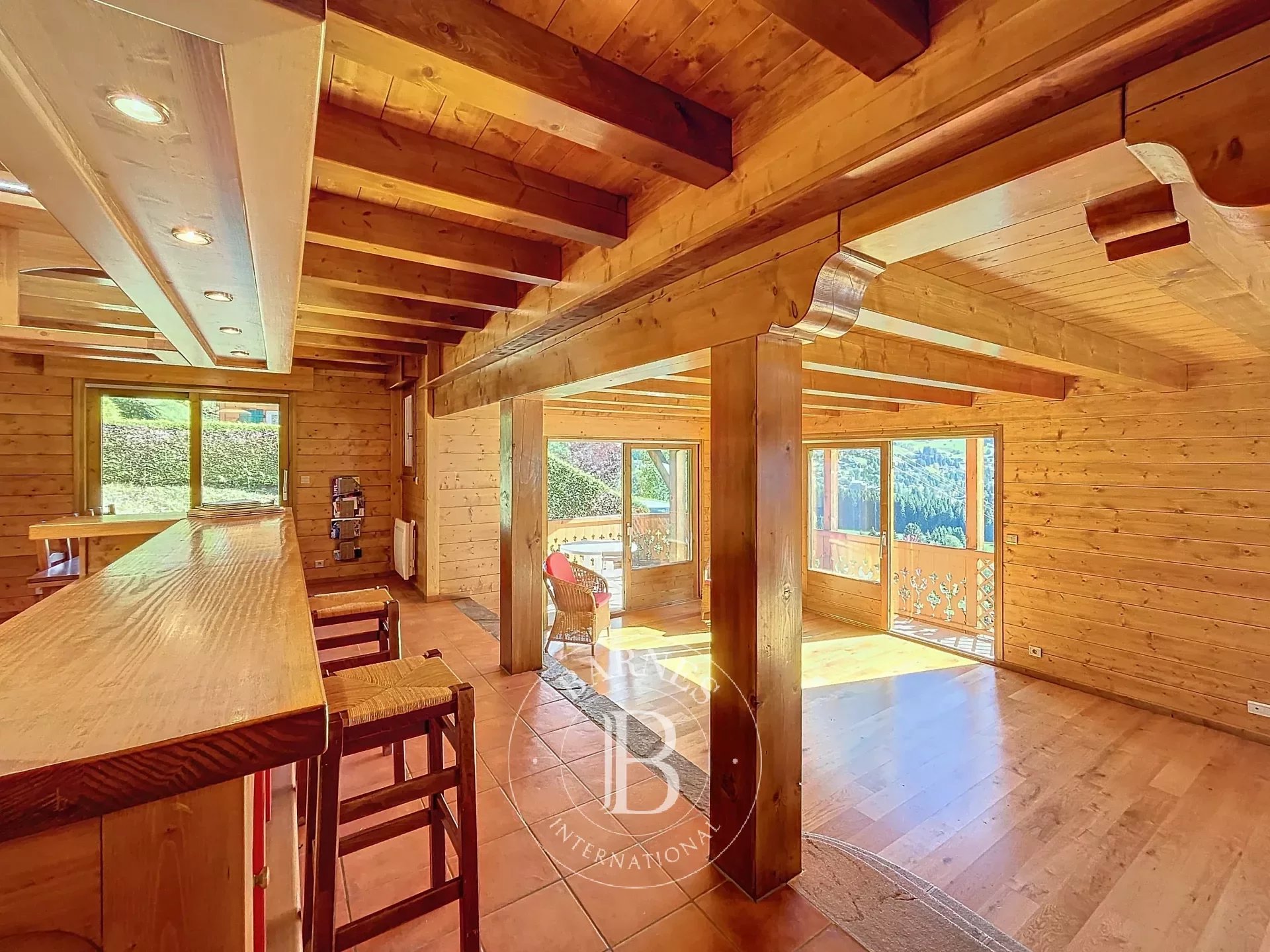 Châtel - Chalet of 260 sq m (220 sq m living space) - 4234 sq m of land - Near village center in a sought-after area with magnificent South-West exposure Accommodation in Les Gets