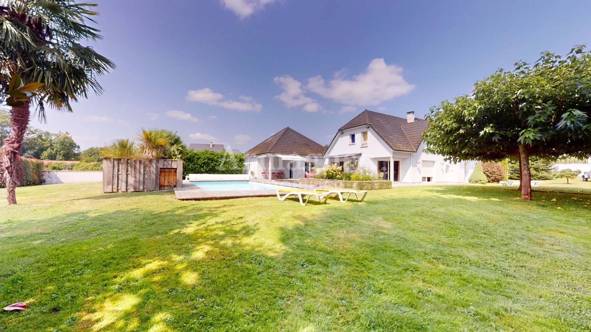 Belle maison familiale à l'Est de Pau - 175 m² avec piscine et jardin paysager