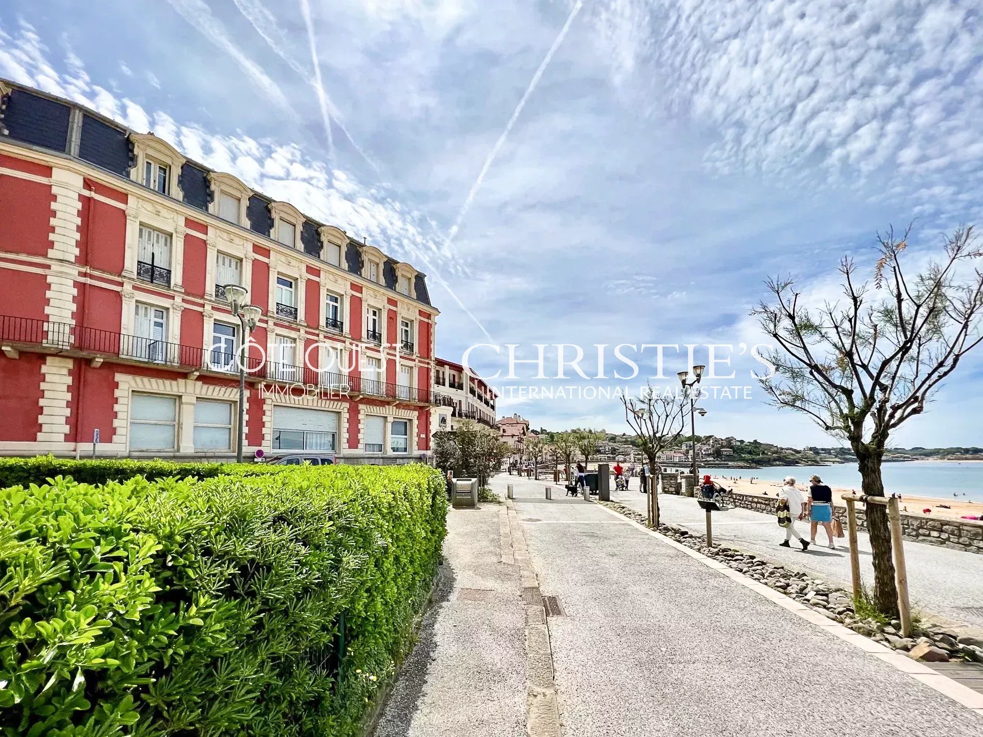 For sale Saint-Jean-de-Luz - Apartment at the foot of the beach