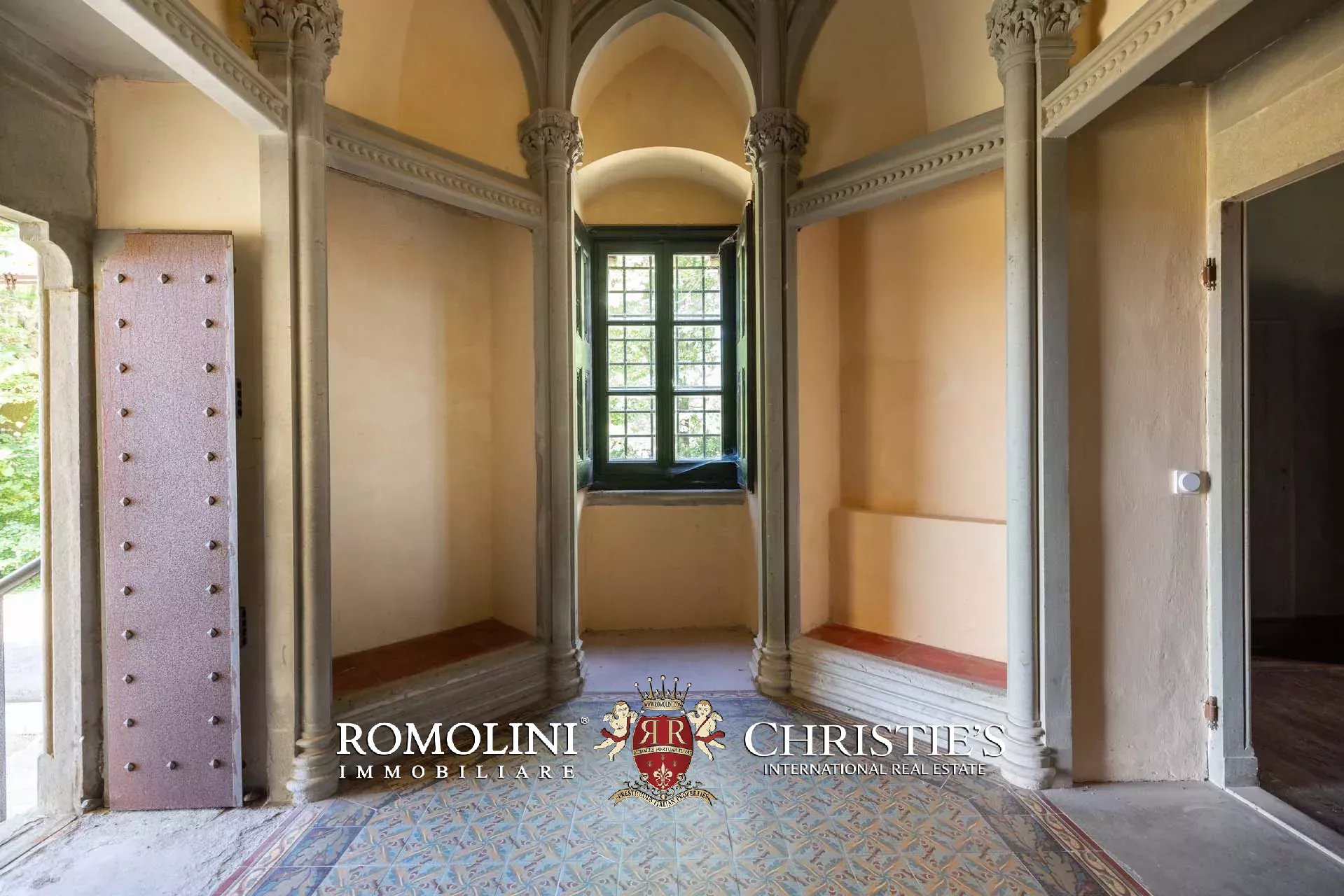 35 Bedroom Chateau's Image 23