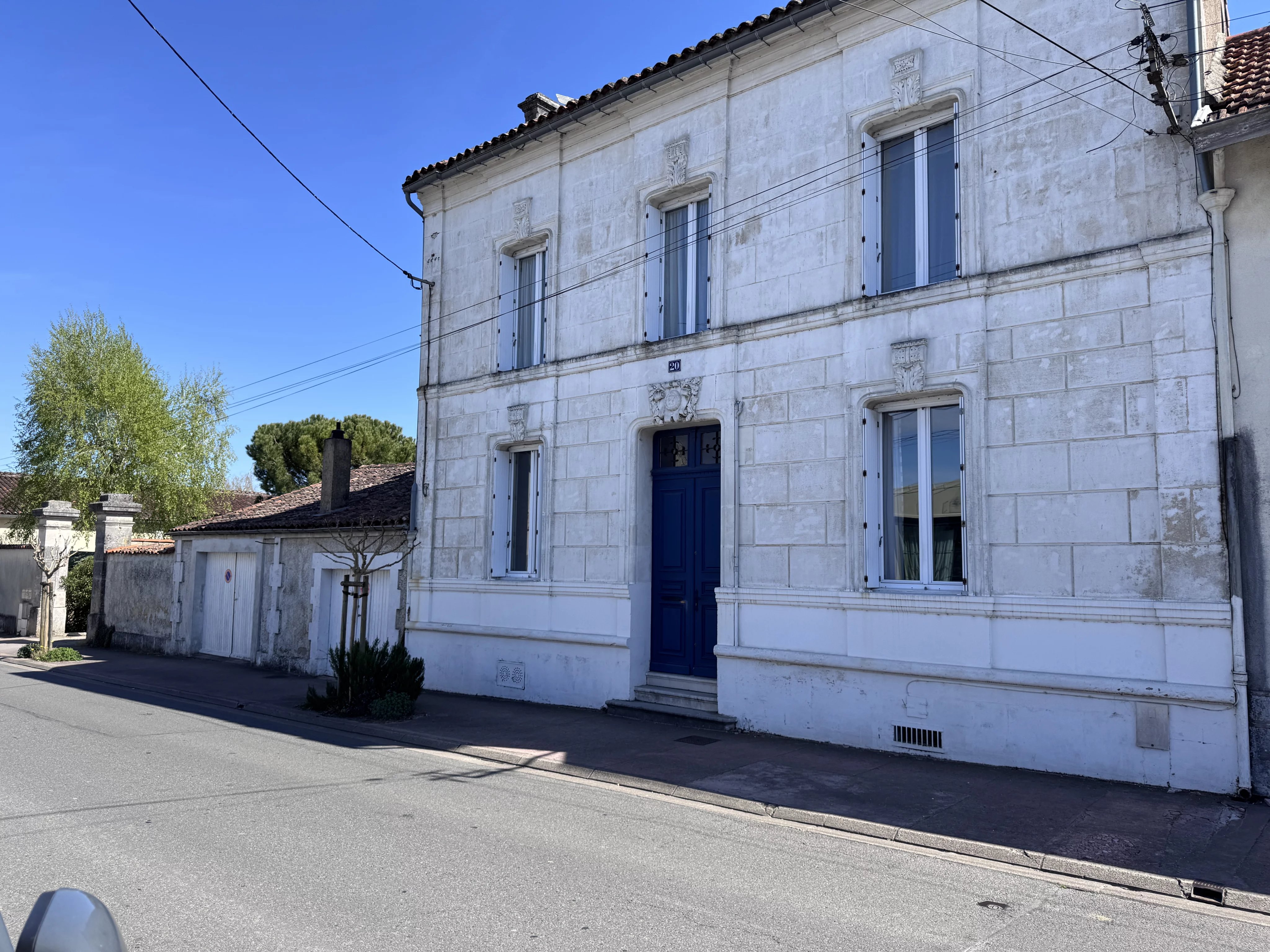 House in Jarnac - view 1
