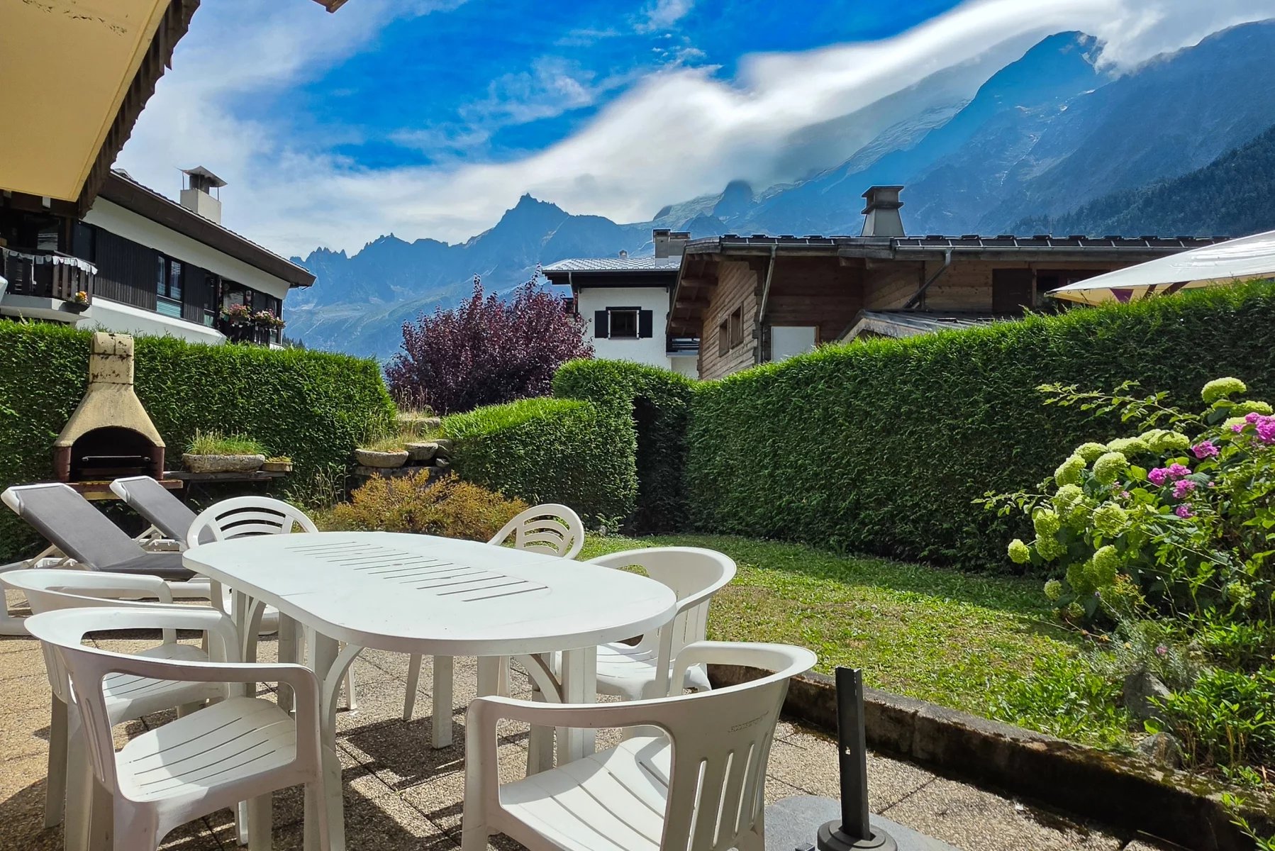 Photo of LES HOUCHES - 2 Bedroom apartment with a garden right next to the Prarion lift