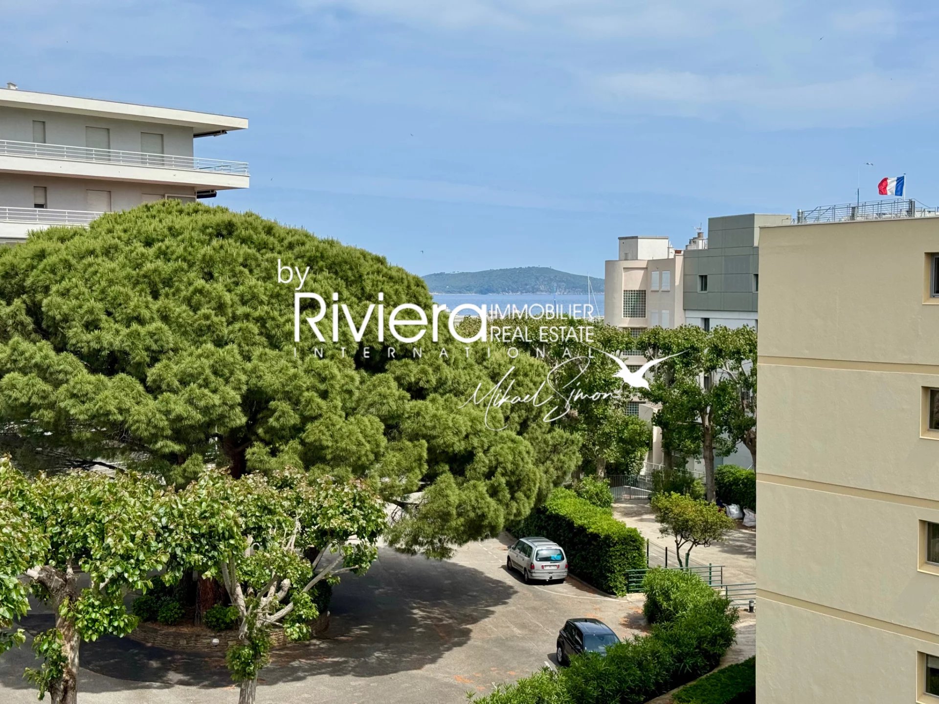 CAVALAIRE - AU COEUR DU CENTRE-VILLE