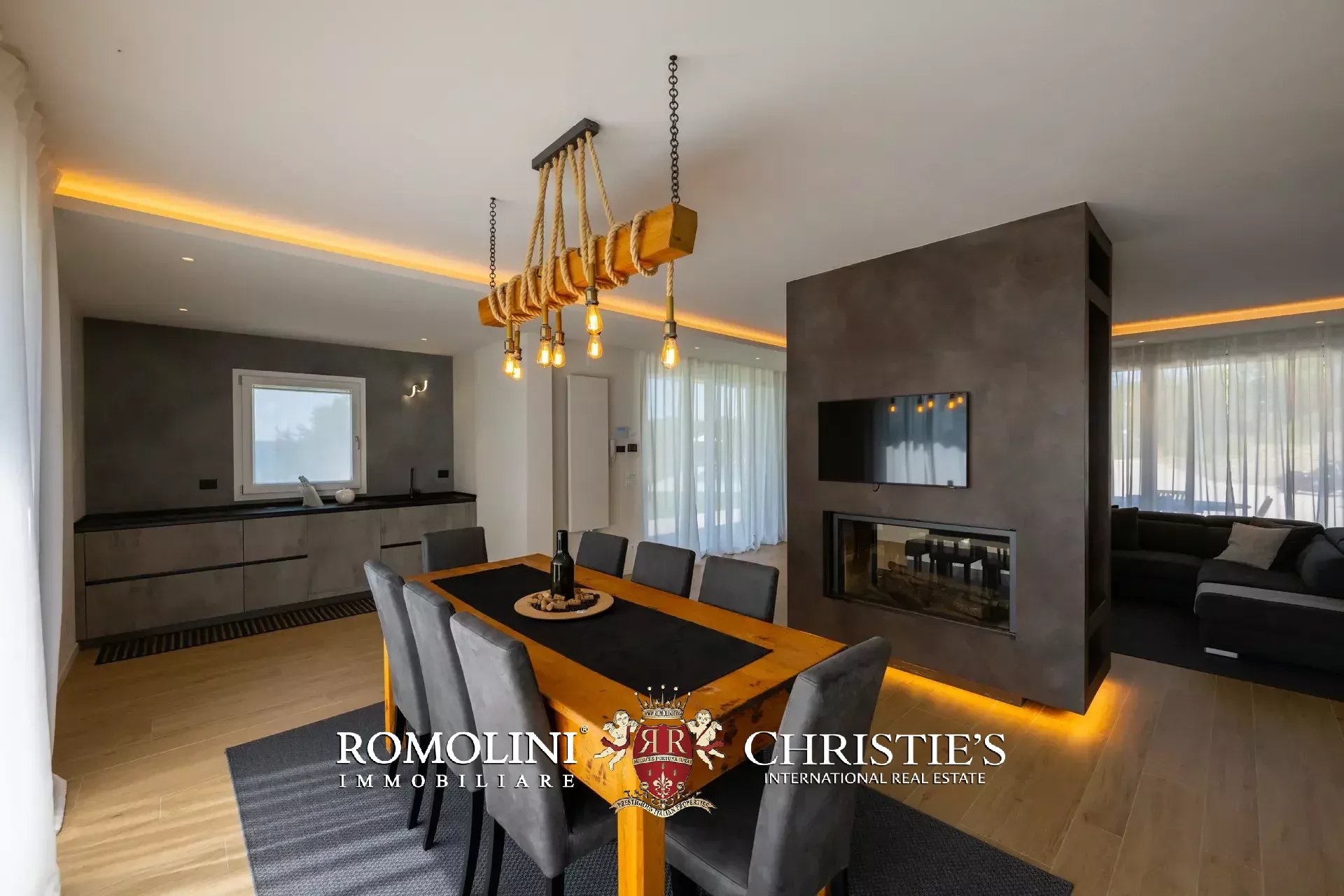 3 Bedroom Villa/Townhouse's Image 24