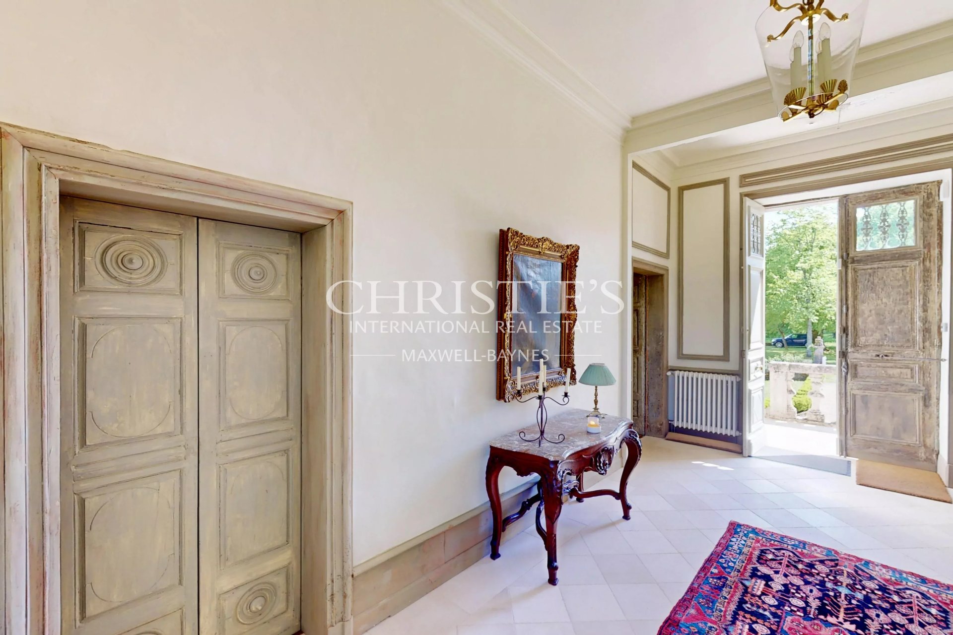 6 Bedroom Chateau's Image 11