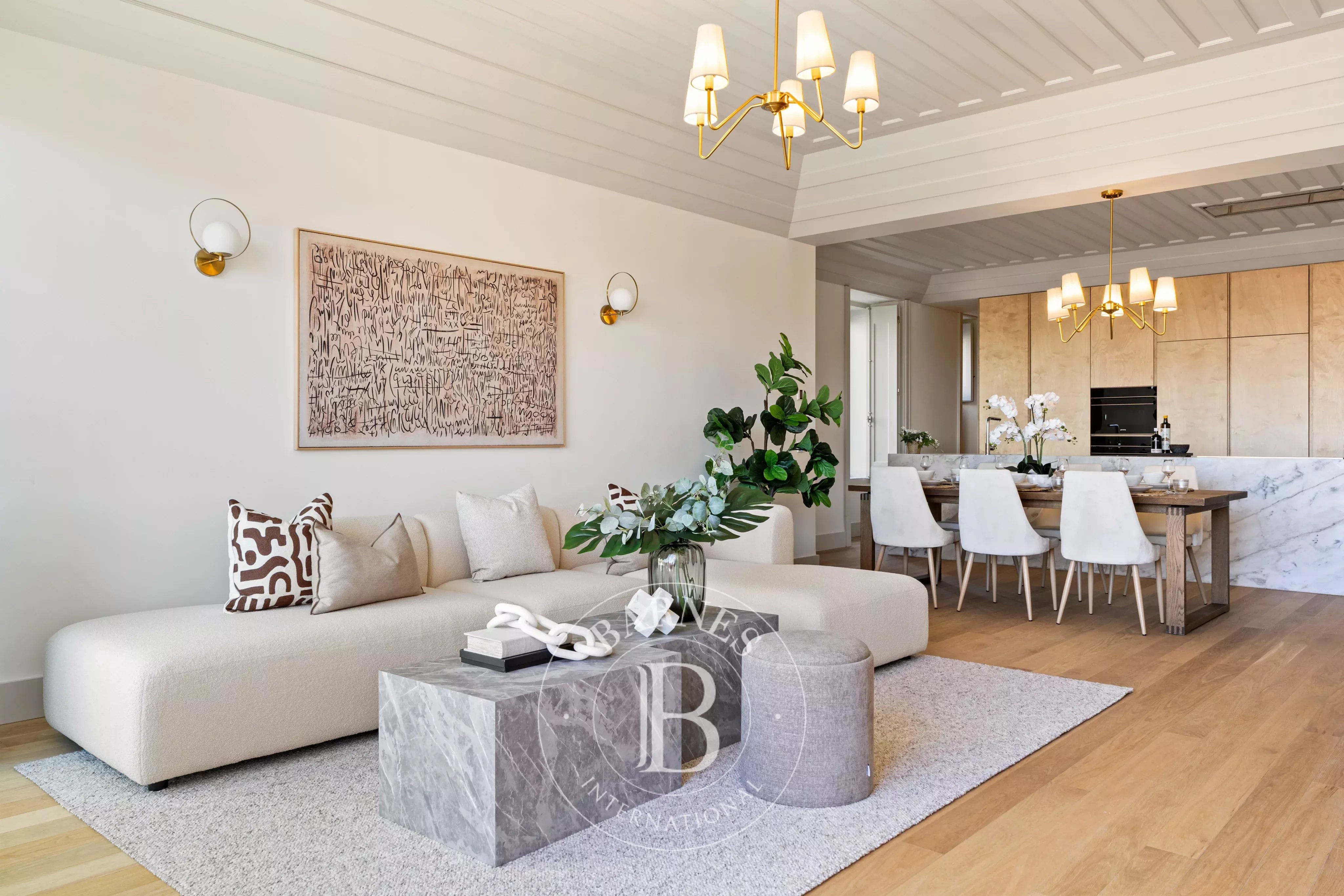 Jardin et vue sur la mer