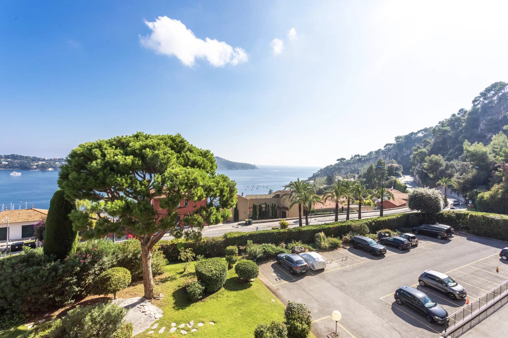 Villefranche-sur-Mer appartement 3P vue mer piscine, parking, cave