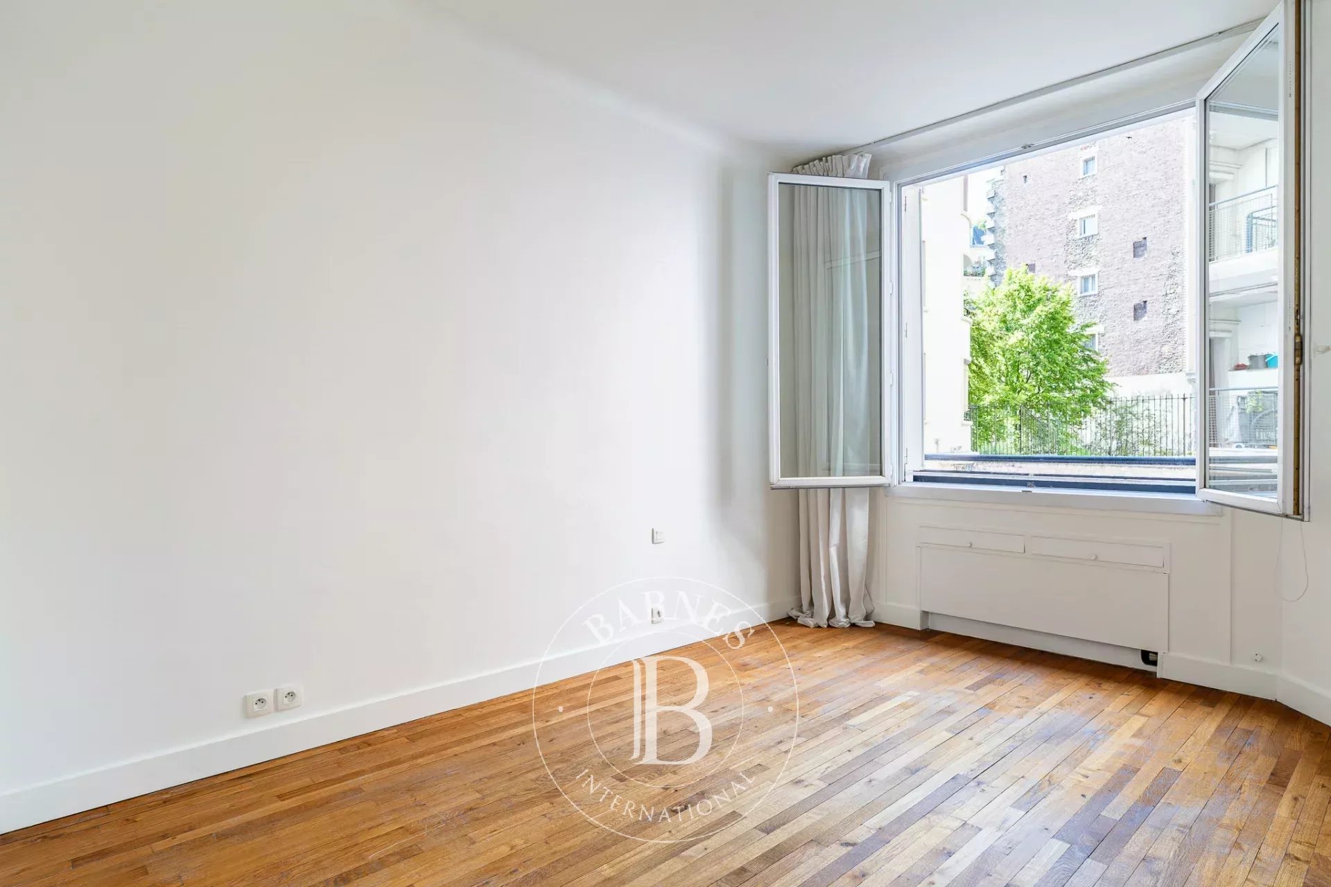 Paris  - Apartment 3 Bedrooms - picture 12