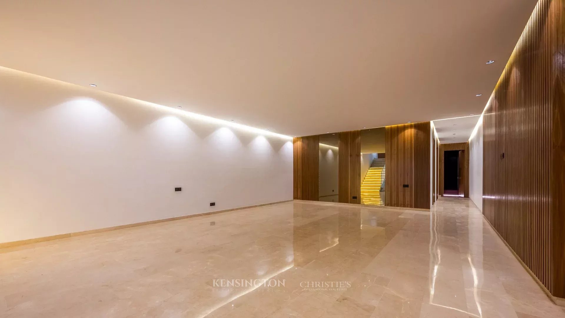 5 Bedroom Villa/Townhouse's Image 31