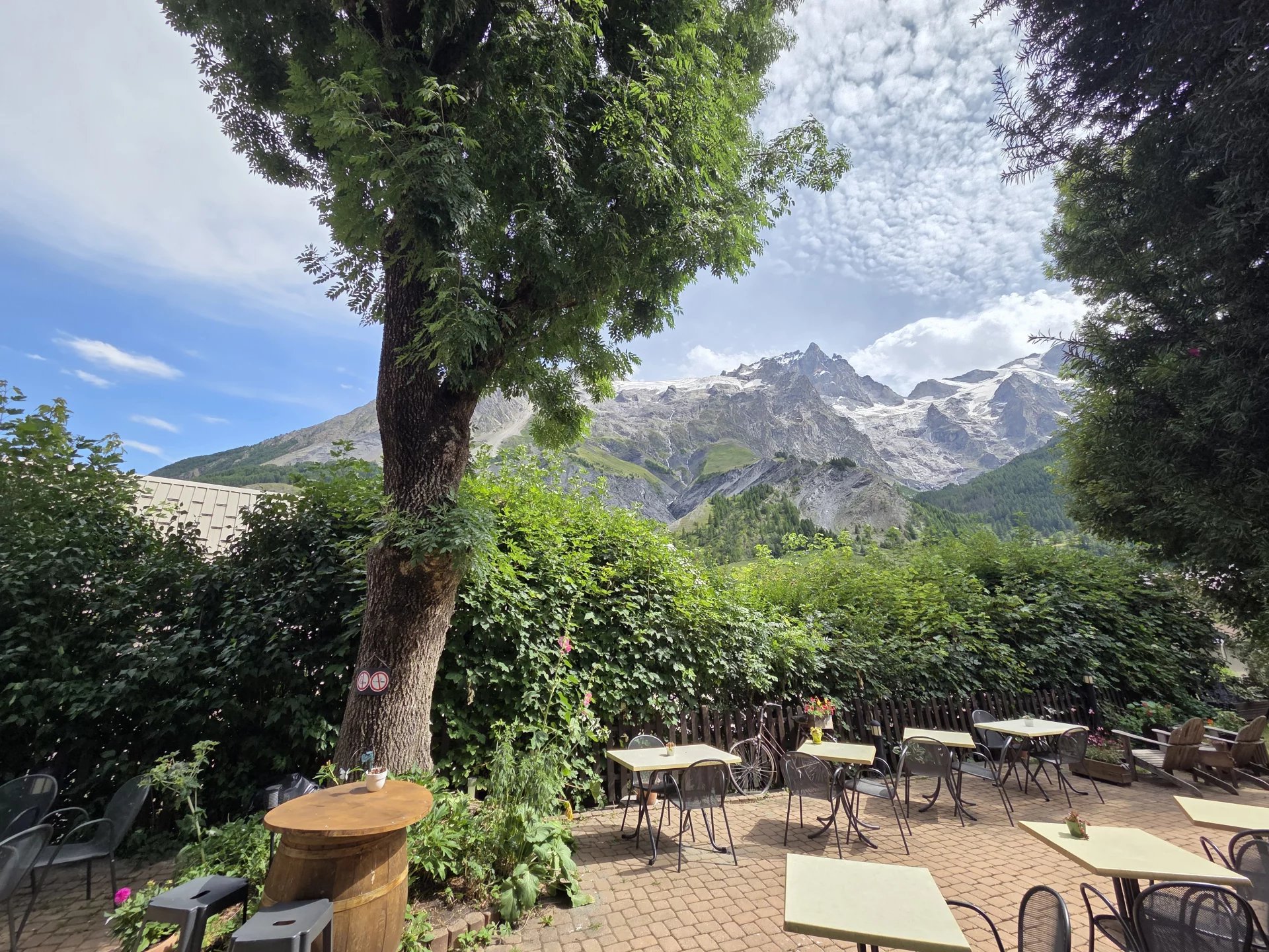 Propriété Commerciale Hôtel La Grave Hautes-Alpes 15 Chambres avec restaurant