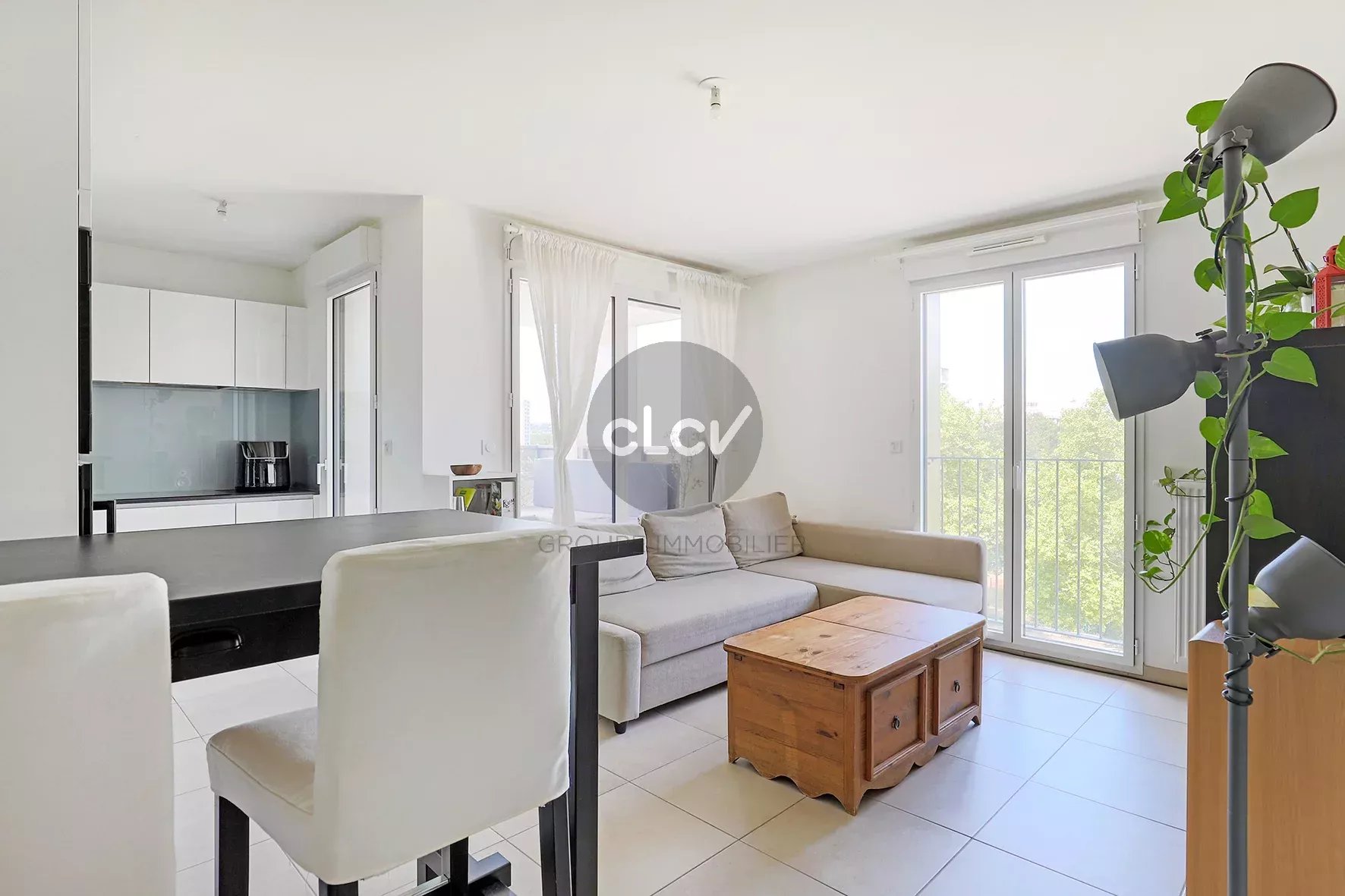 T2 sans travaux avec balcon et garage double