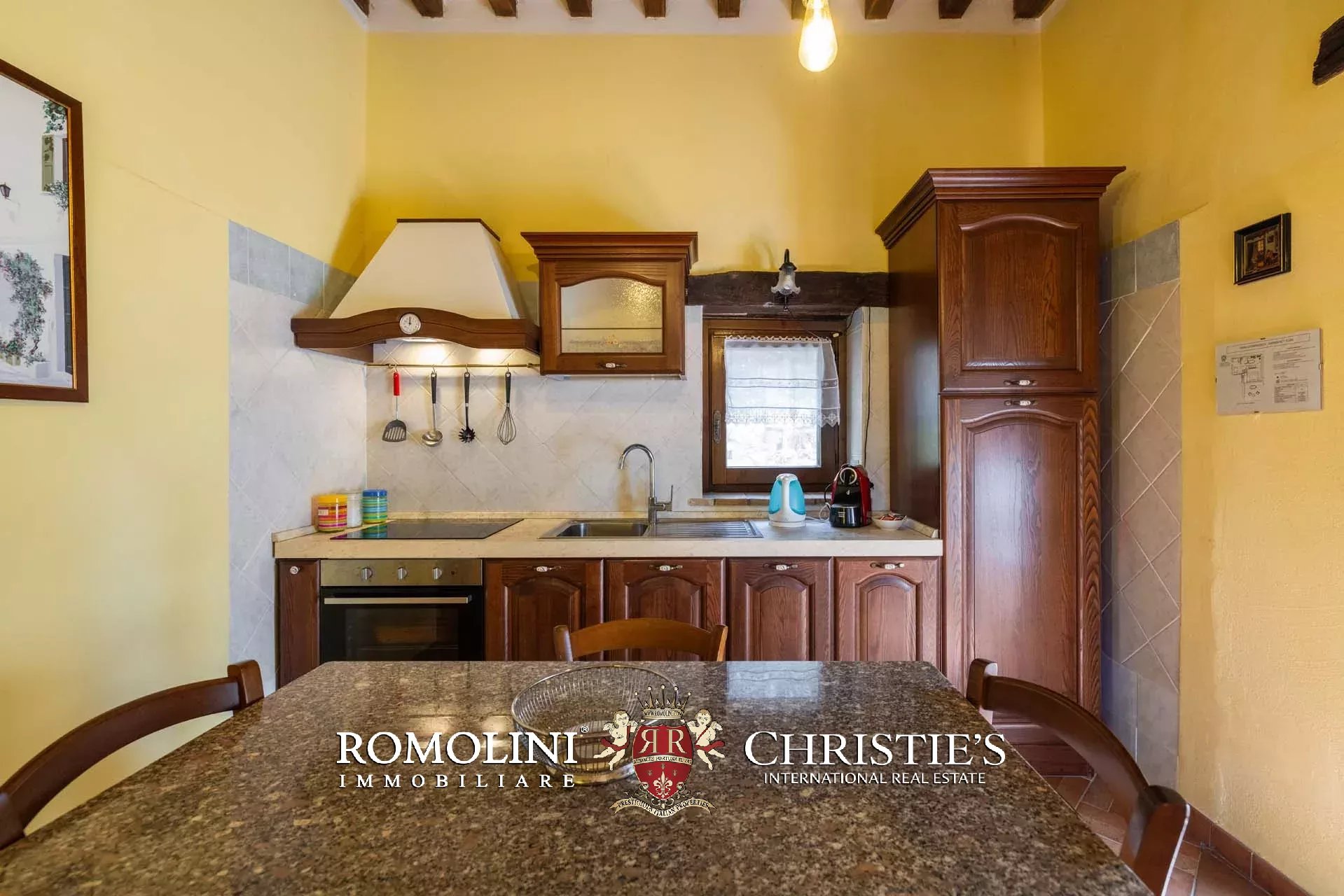 6 Bedroom Villa/Townhouse's Image 47