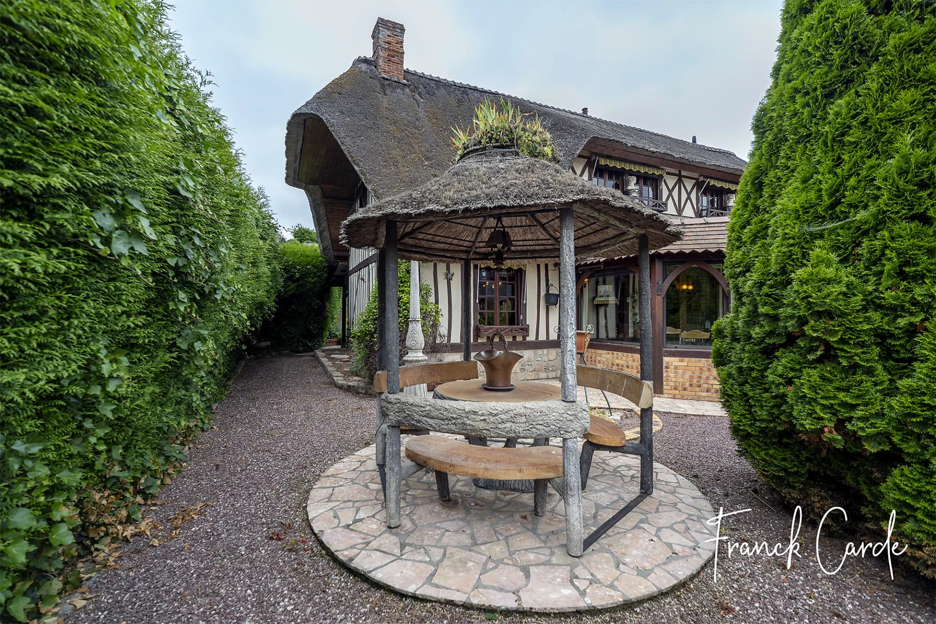 Authentique chaumière de 170 m² au charme normand, idéale pour projet familial ou chambres d’hôtes