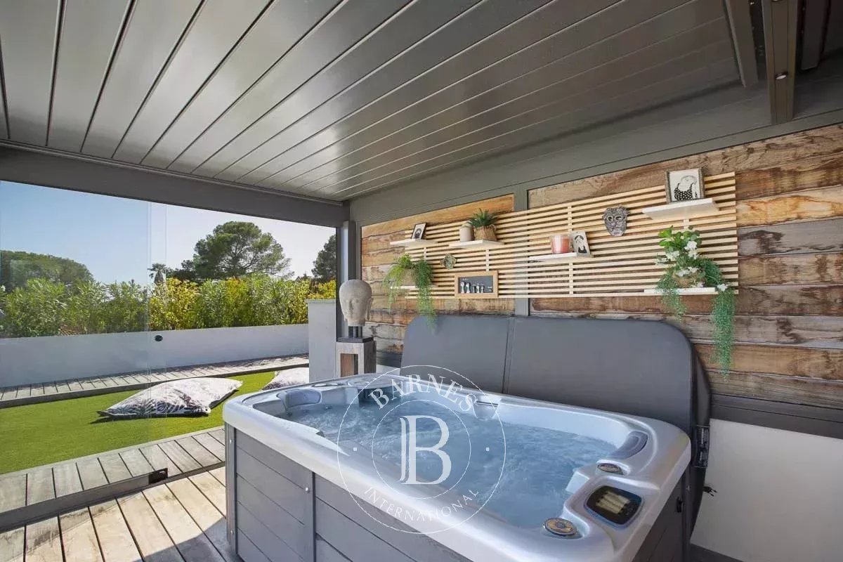 Daire Saint-Raphaël - picture 9