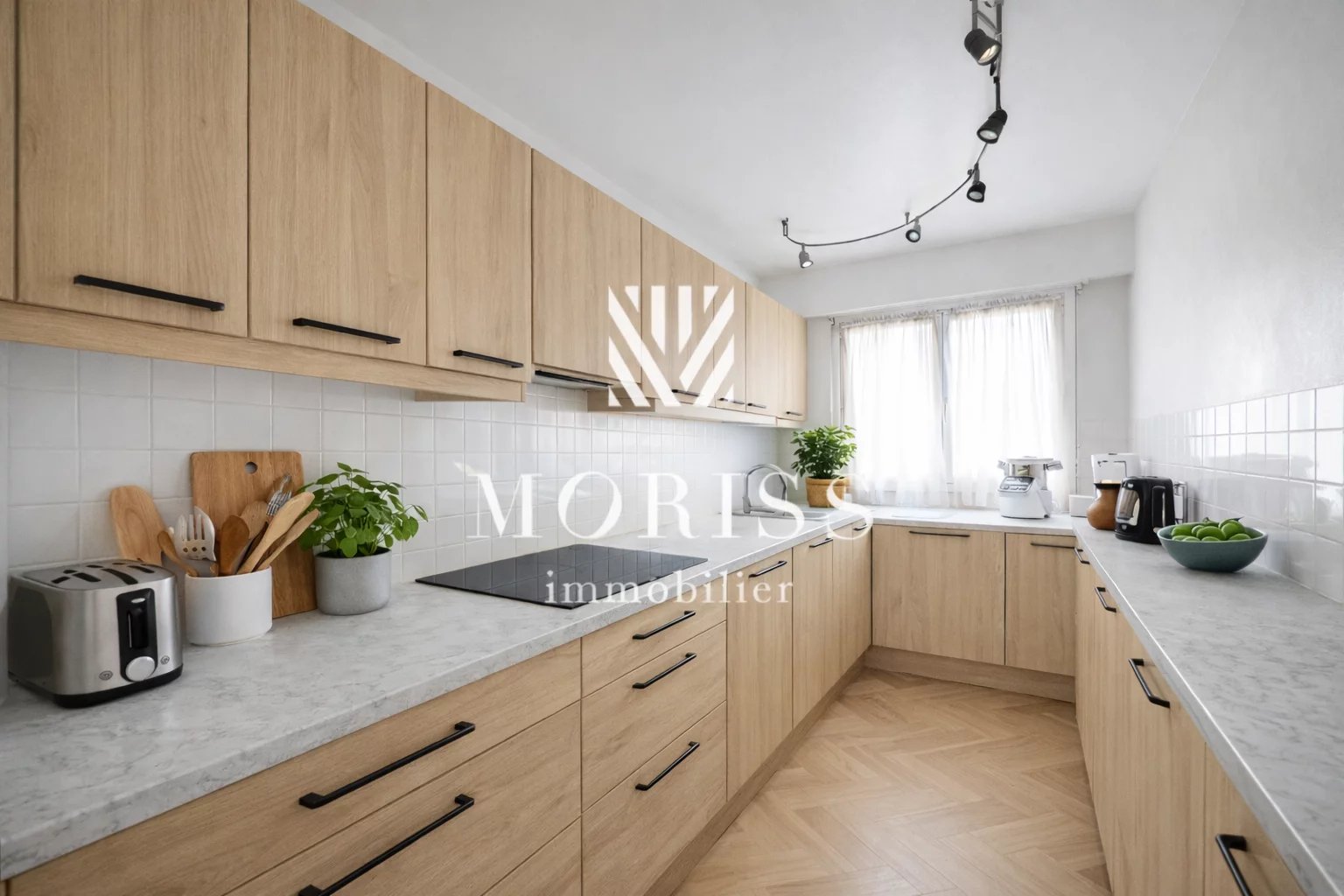 APPARTEMENT - 3 PIECES  - 84 m2 - COEUR DES BATIGNOLLES - Image Array