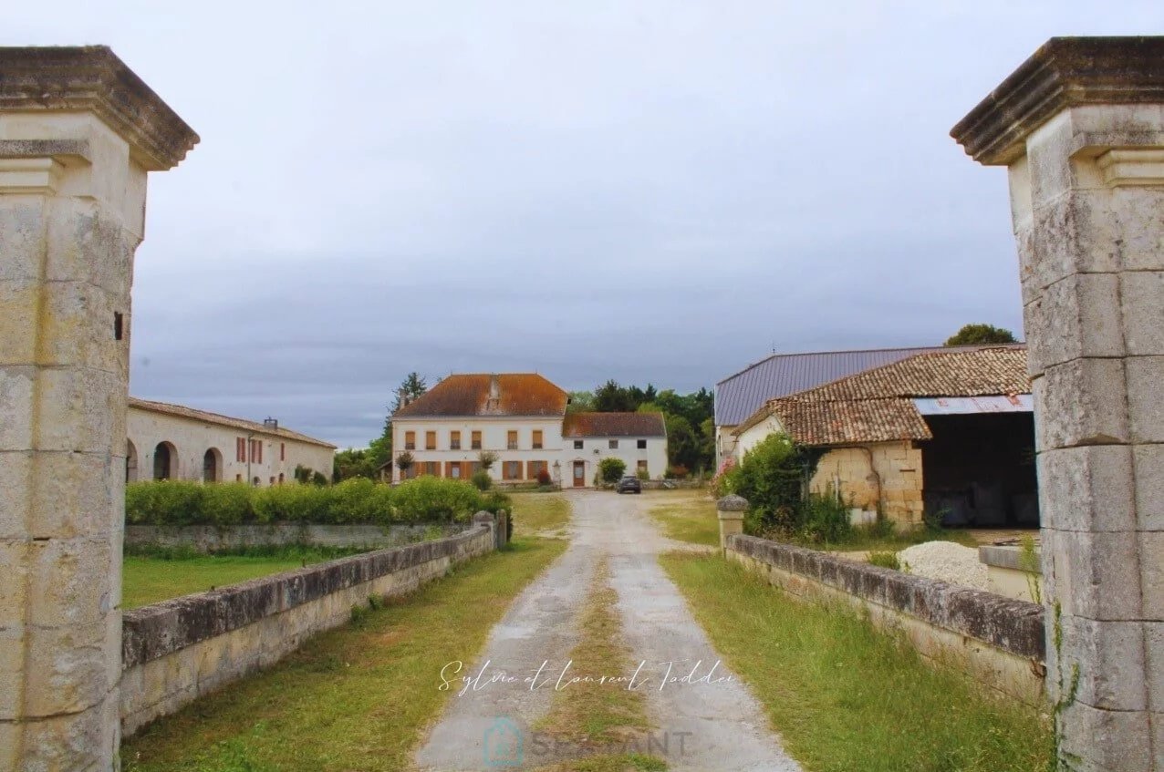 PROPRIETE AGRICOLE, ANCIEN DOMAINE DE CHASSE DE 115 HA PROCHE DE JONZAC