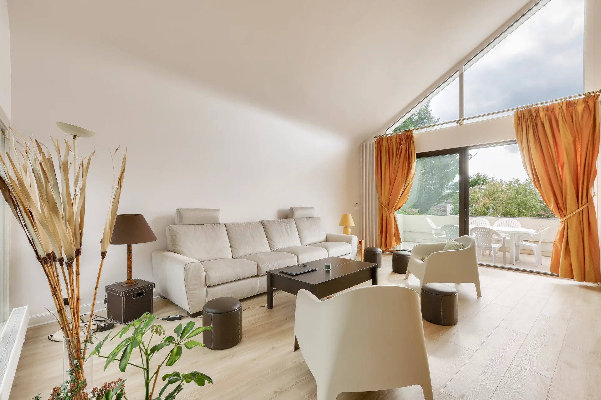 Rueil-Malmaison - NEAR DOWNTOWN