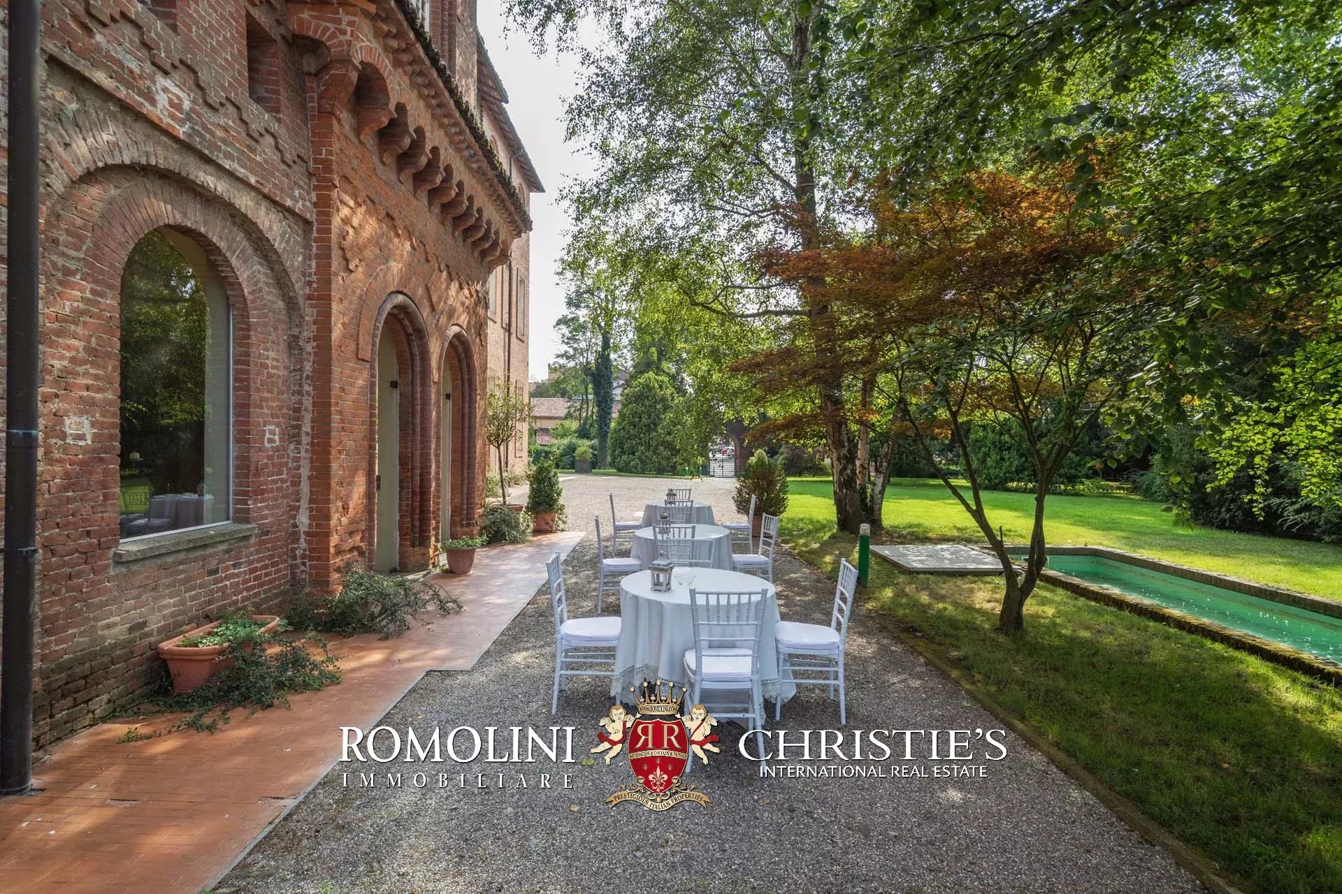 10 Bedroom Chateau's Image 9