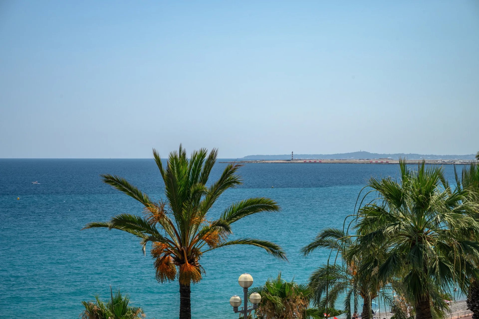 Nice Promenade des Anglais - 3 pièces à rénover - Vue Mer