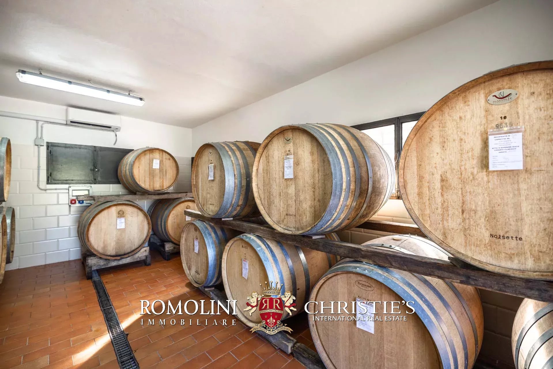 5 Bedroom Vineyard's Image 62
