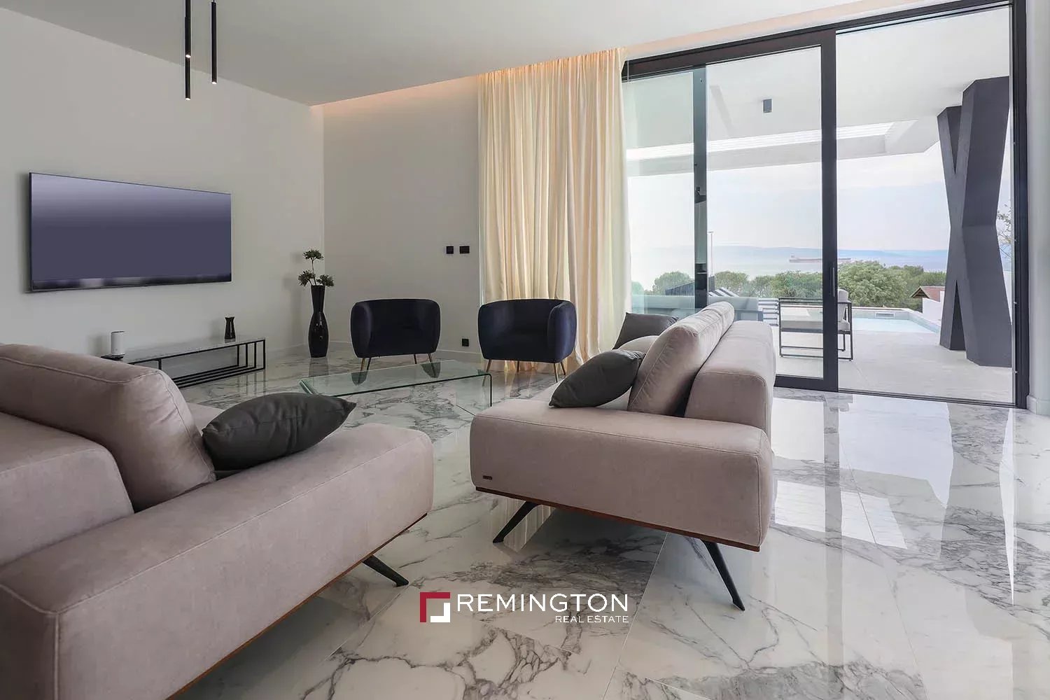 4 Bedroom Villa/Townhouse's Image 10