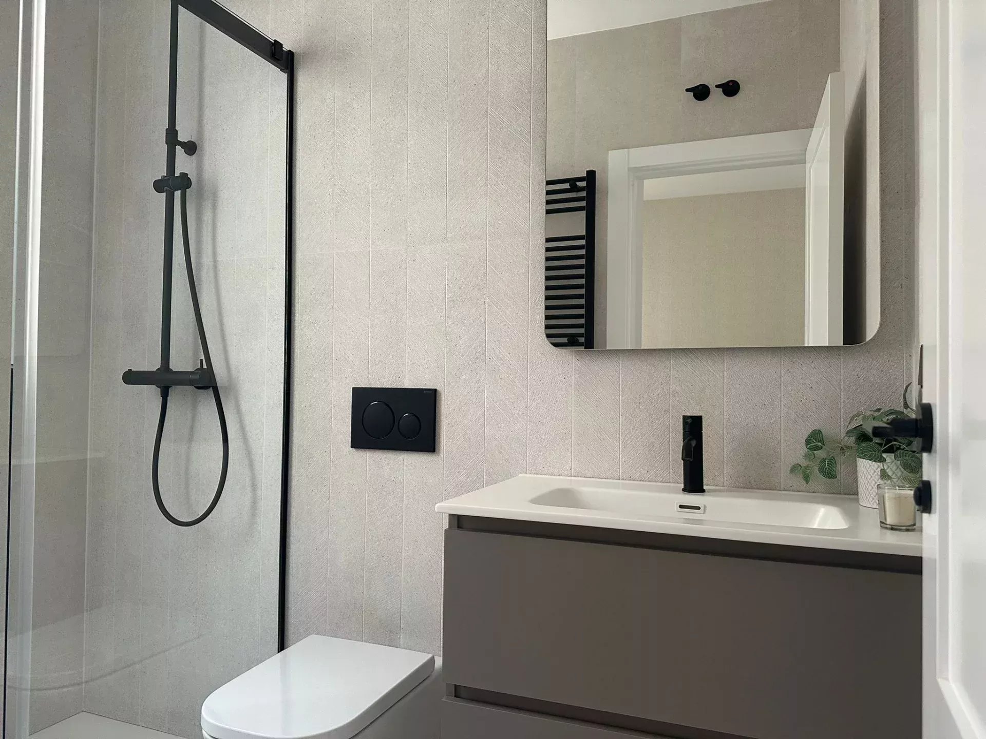 Brand new refurbished flat for sale in Chamberí - picture 33