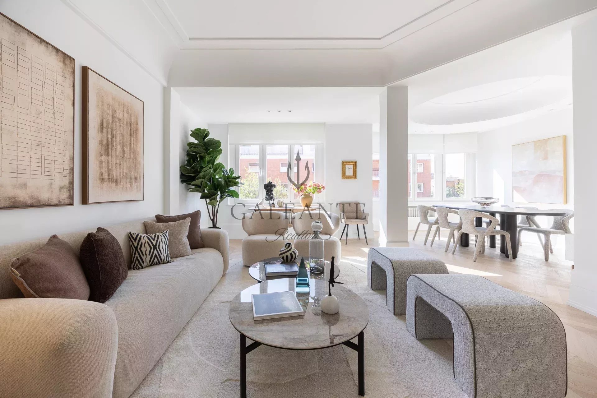 Sun-filled Signature Residence in iconic Juan Bravo - Image 3