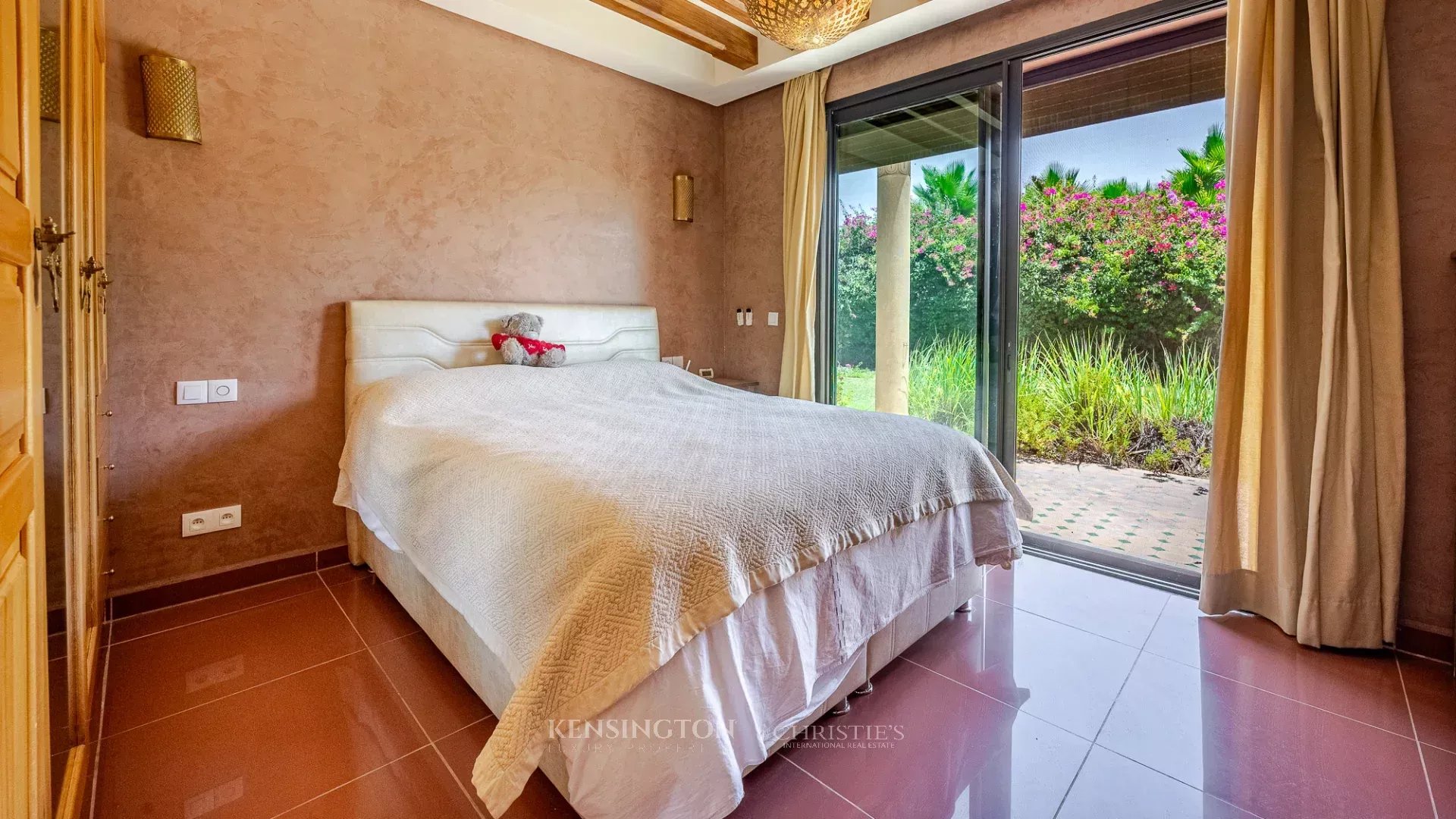 11 Bedroom Villa/Townhouse's Image 38
