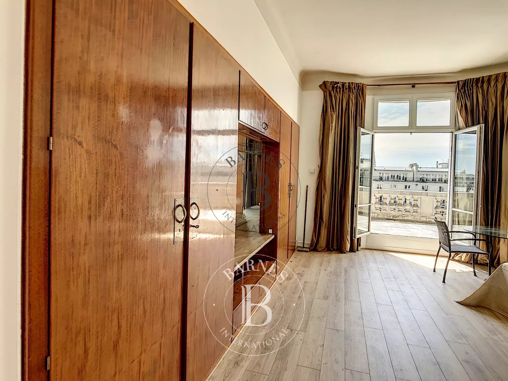 Daire Paris 8ème - picture 8