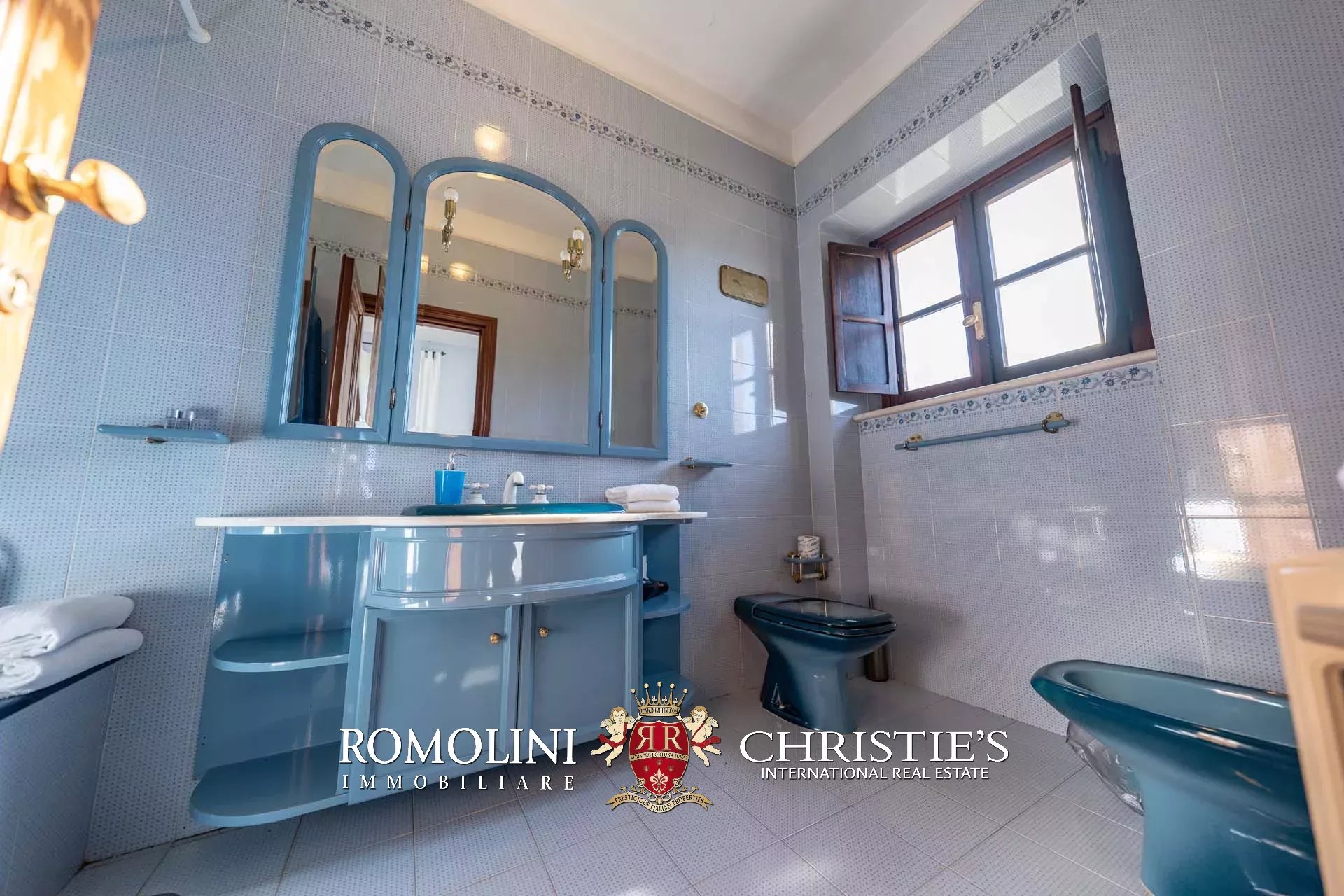 20 Bedroom Chateau's Image 38