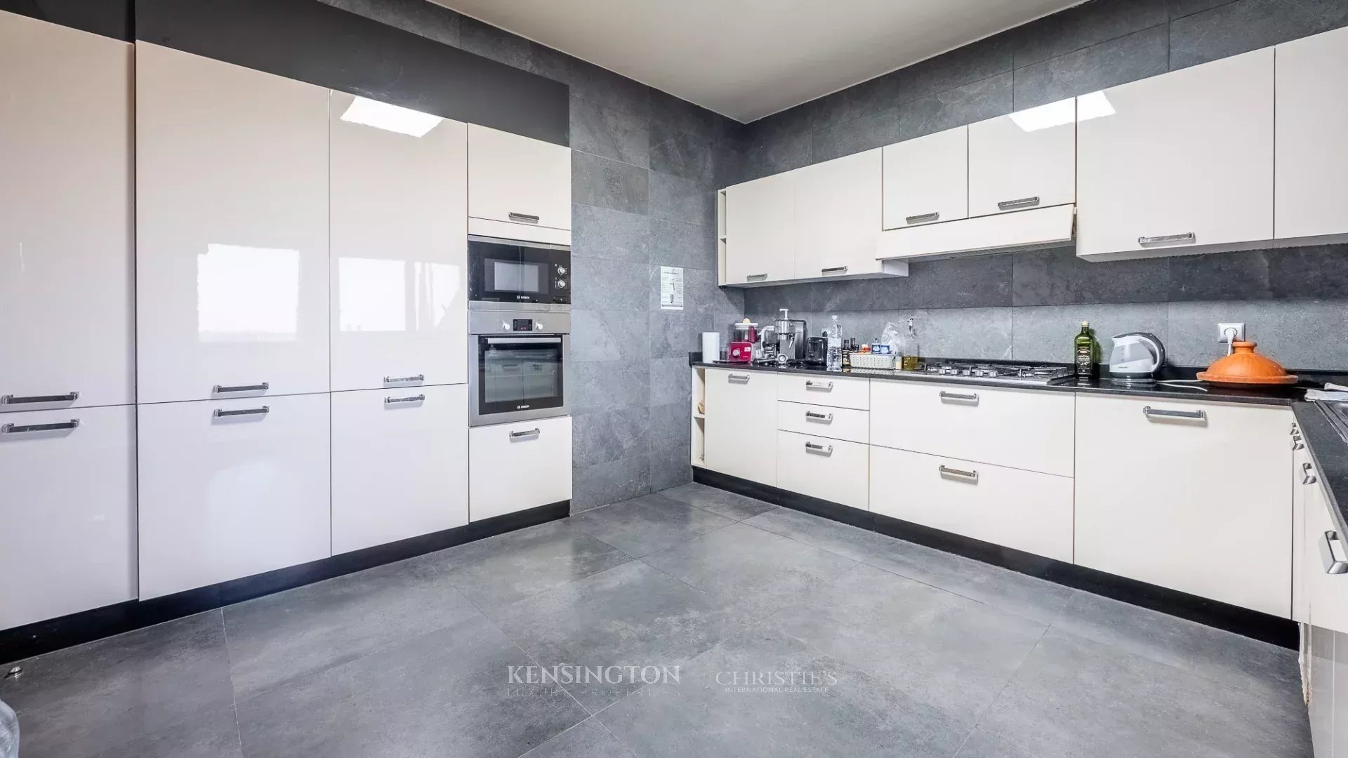 3 Bedroom Apartment/Flat's Image 21