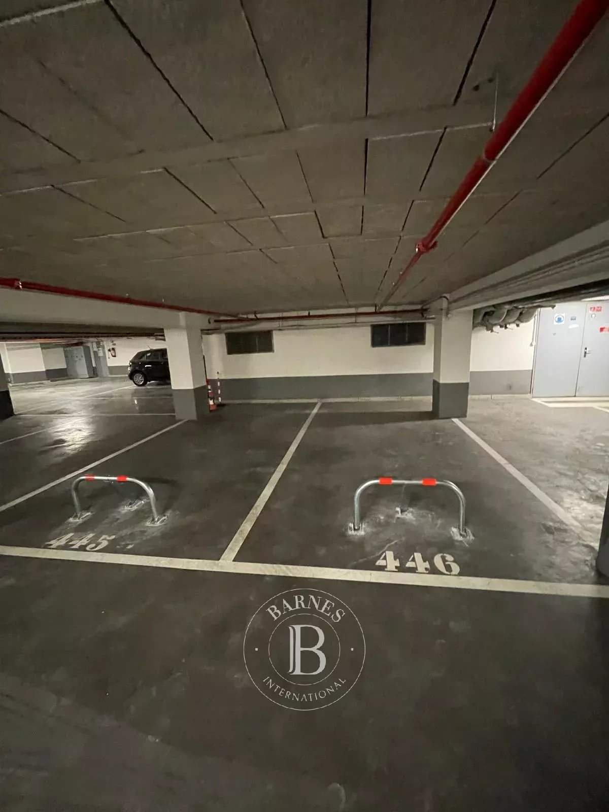 Parking Paris 75008  -  ref 87057341 (picture 1)