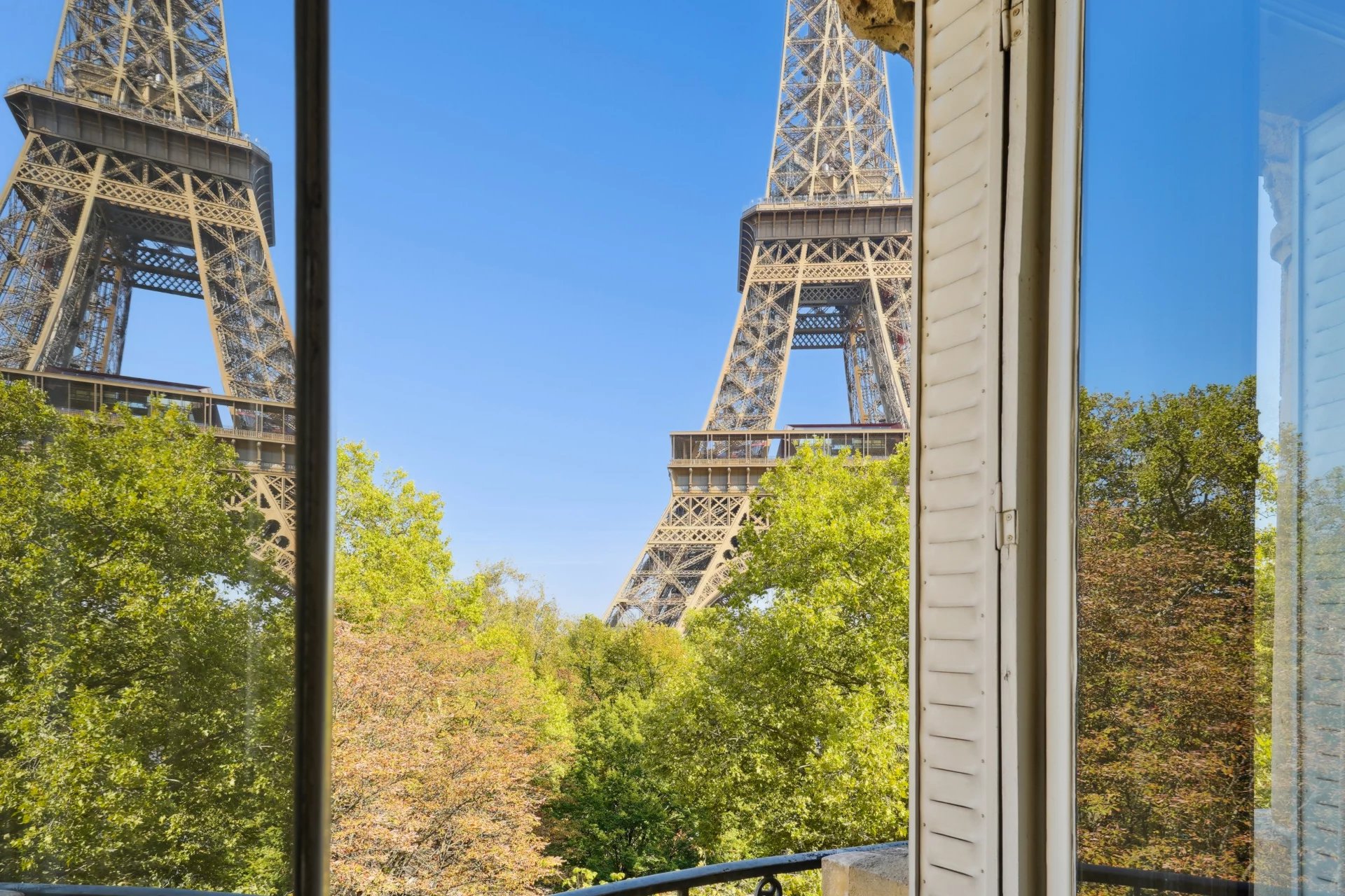 Exclusive - High floor Eiffel Tower view - Champs de Mars