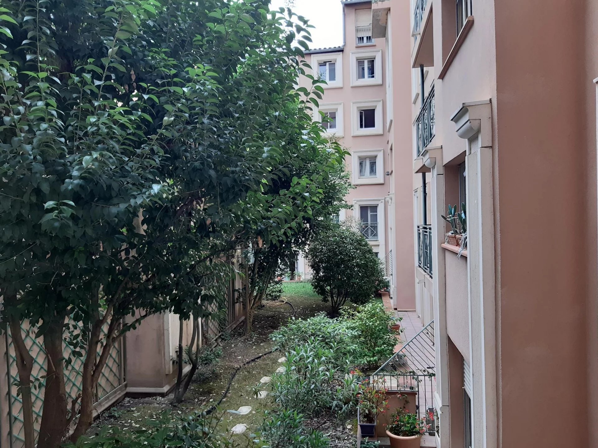 TOULOUSE CARMES - TB T2 meublé au 1er étage