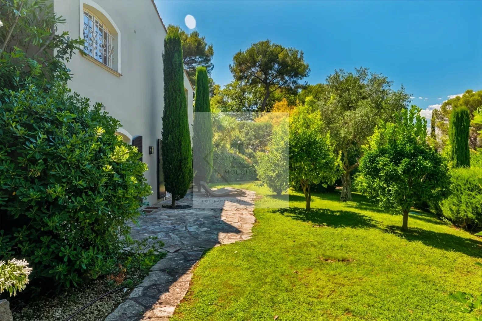Superbe villa neuve de style provençal – Vue panoramique & intimité absolue — photo 23