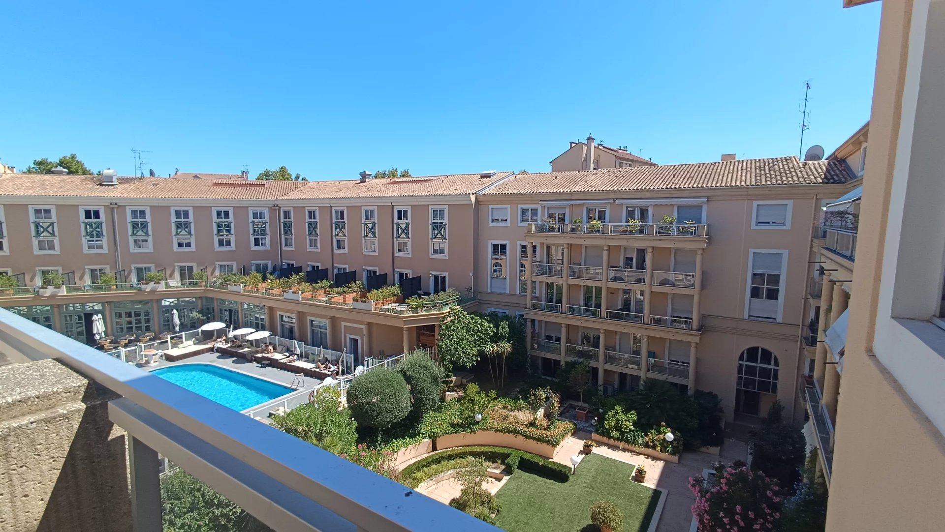 2 Pièces Résidence Services de prestige Les Hespérides à Aix en Provence
