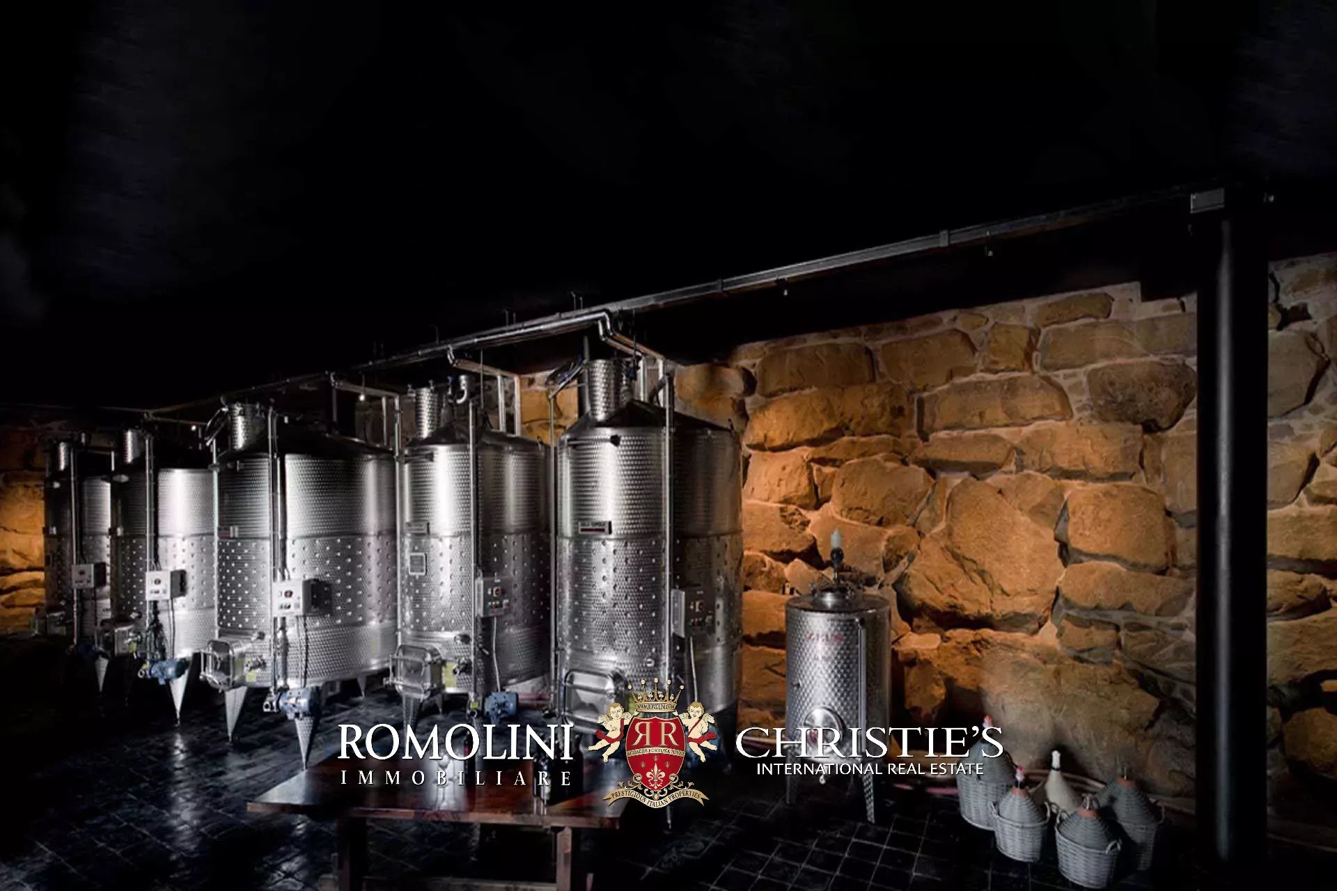 16 Bedroom Vineyard's Image 56