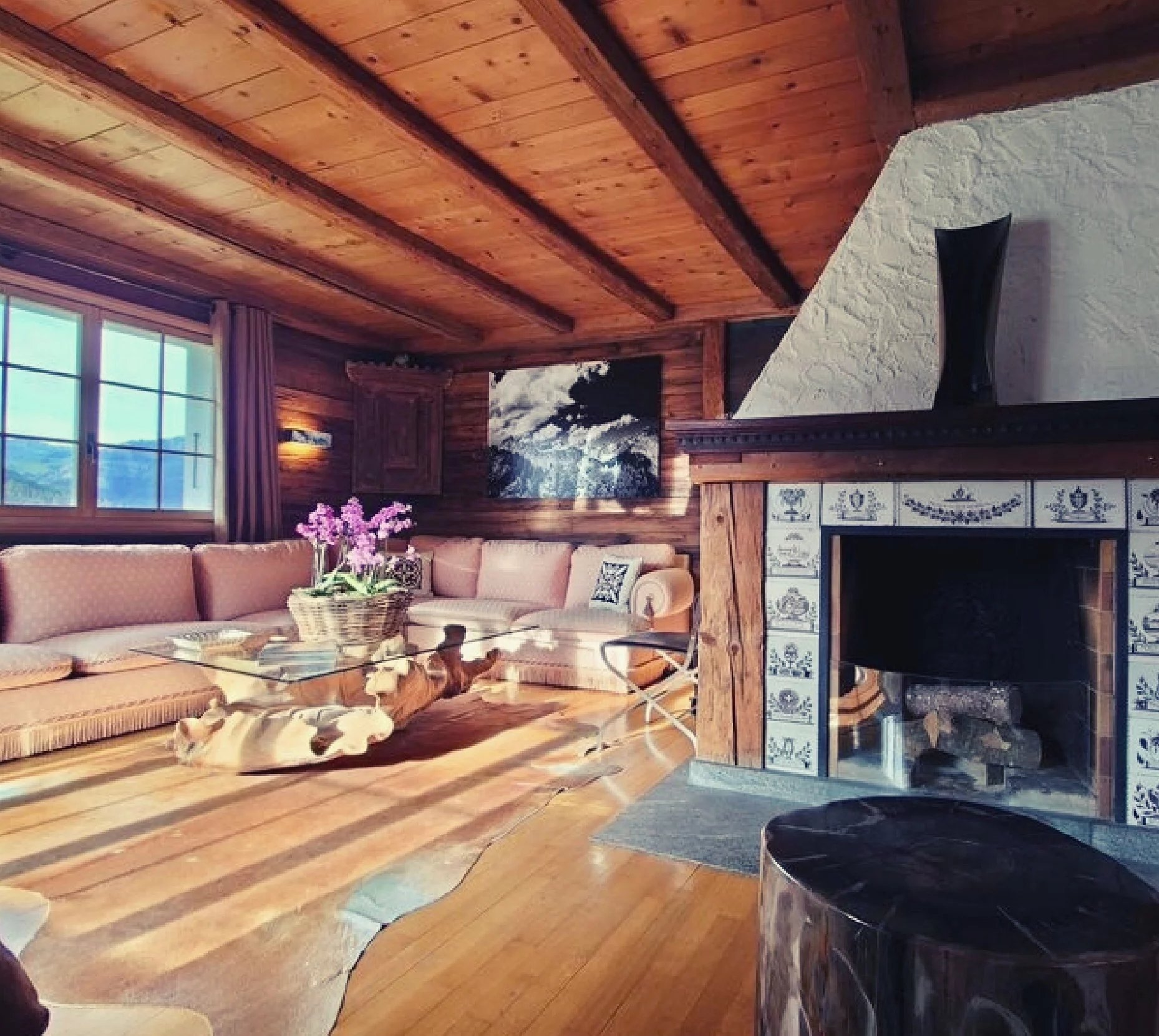 Warm & Elegant Chalet for RENT with unique views over the Gstaad Valley