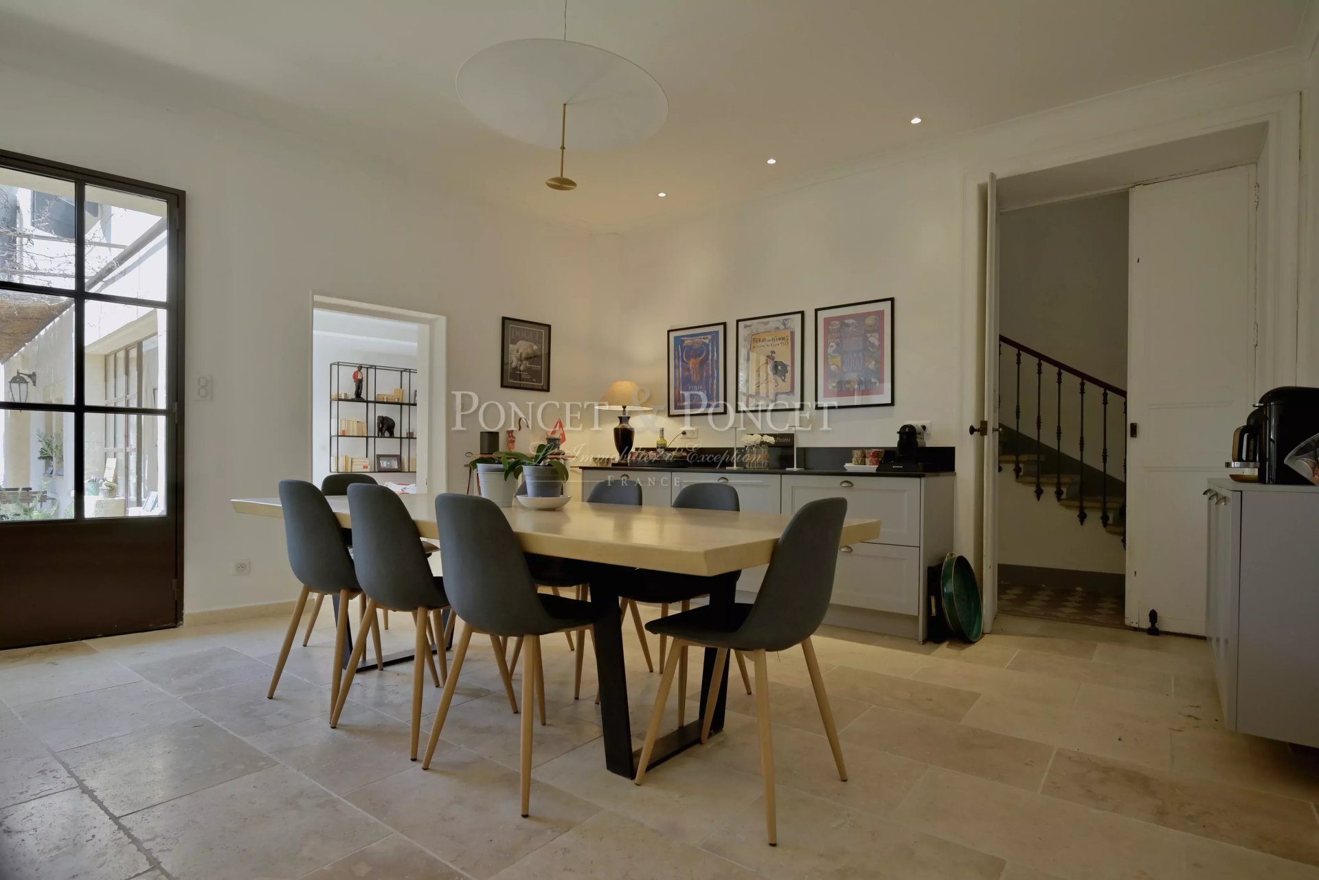 7 Bedroom Villa/Townhouse's Image 9