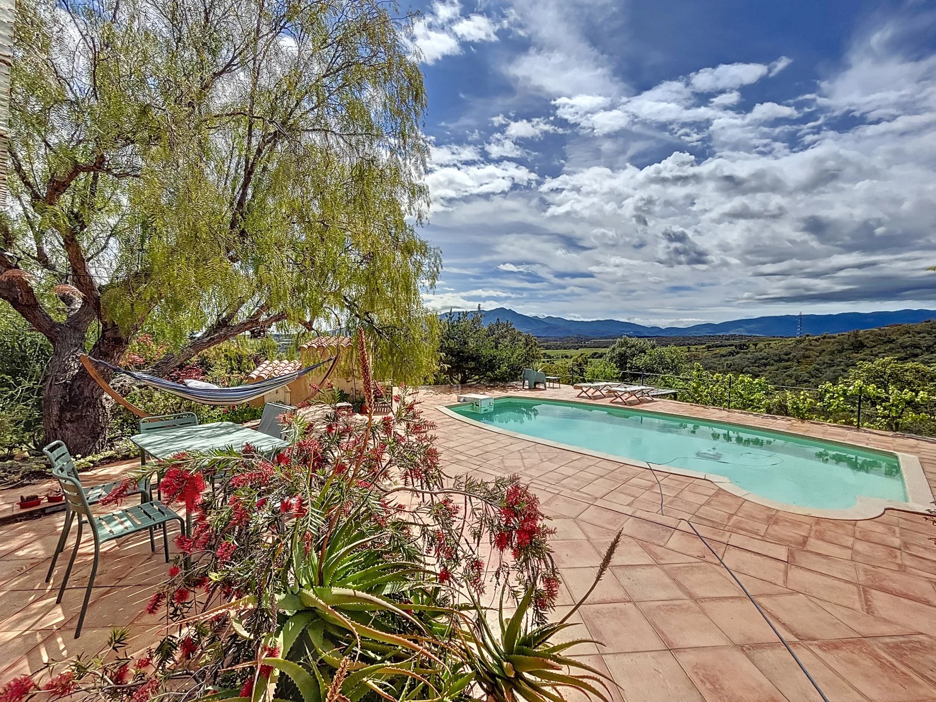 VILLA AVEC PISCINE ET VUES, TORDERES