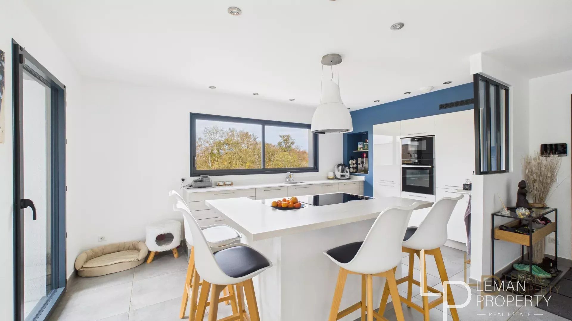 maison comprenant 6 pièces