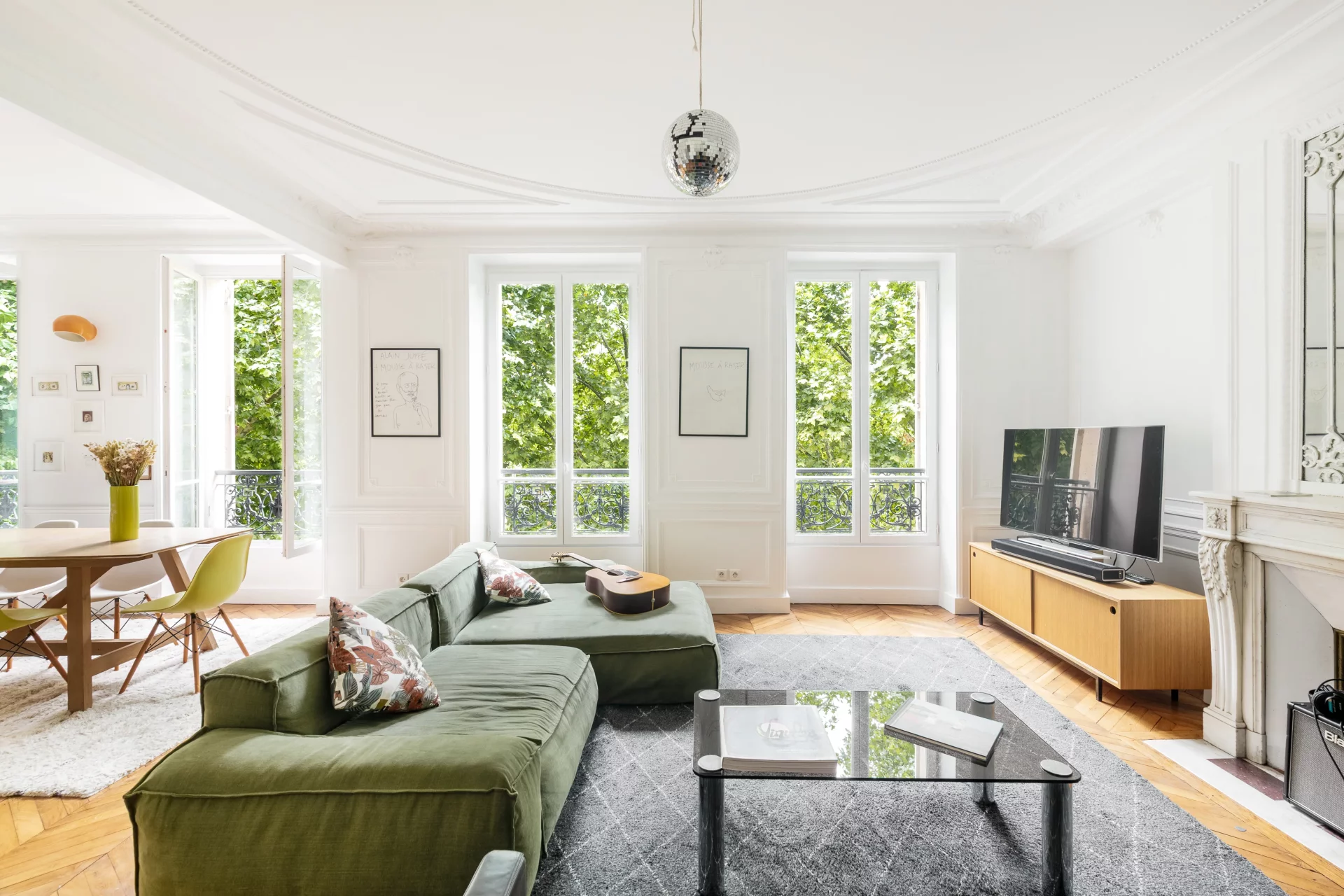 Paris 18e - PLACE LINO VENTURA